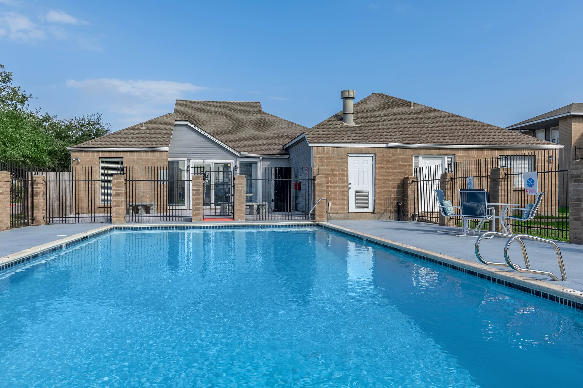 Home The Remington Apartments Freeport, TX