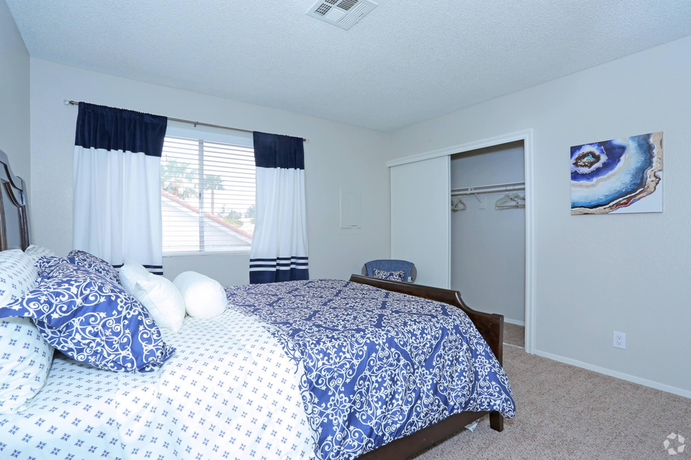sunset-hills-apartments-henderson-nv-2br-2ba---960-sf-bedroom (2).jpg