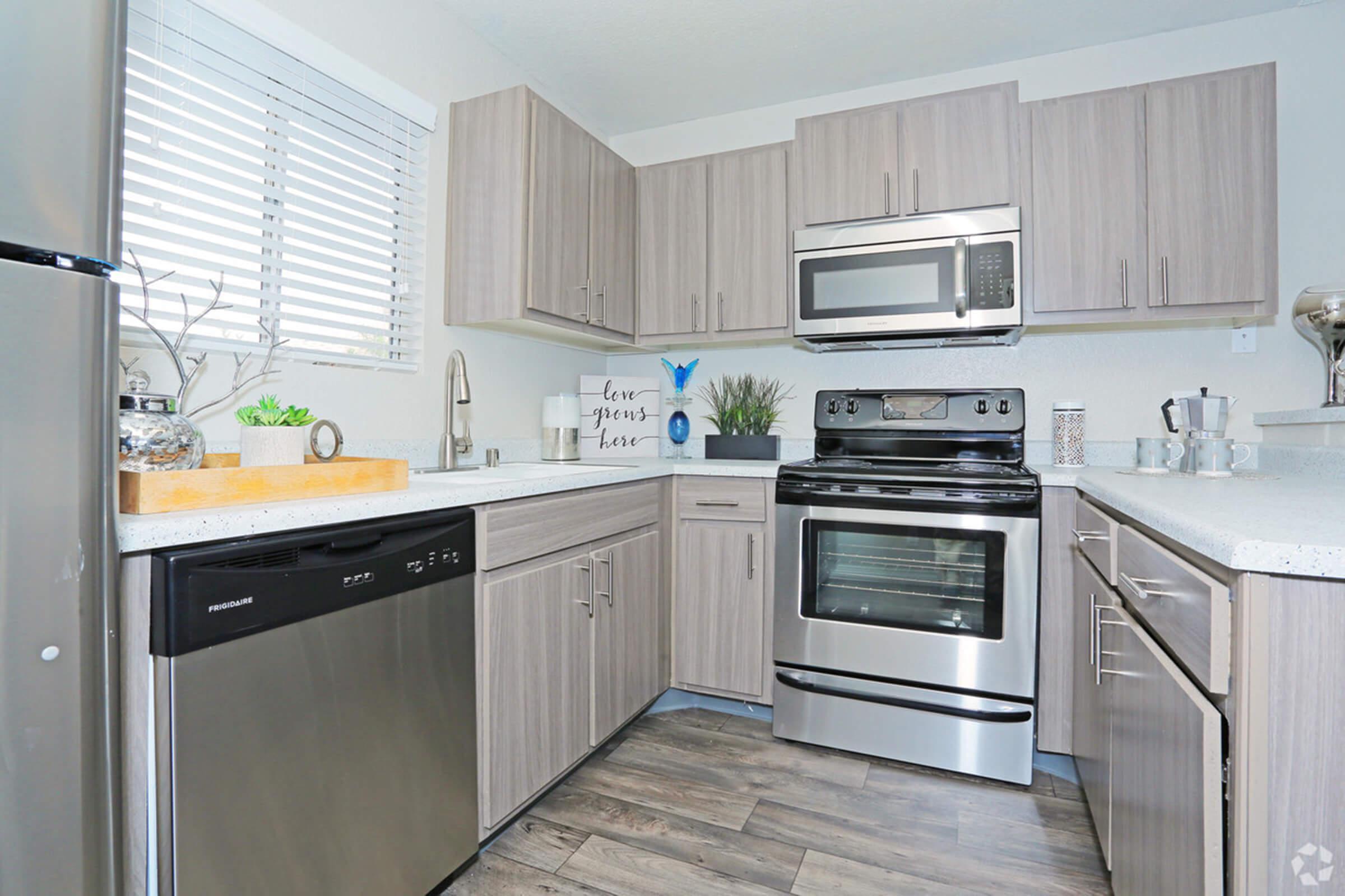 sunset-hills-apartments-henderson-nv-2br-2ba---960-sf-kitchen.jpg