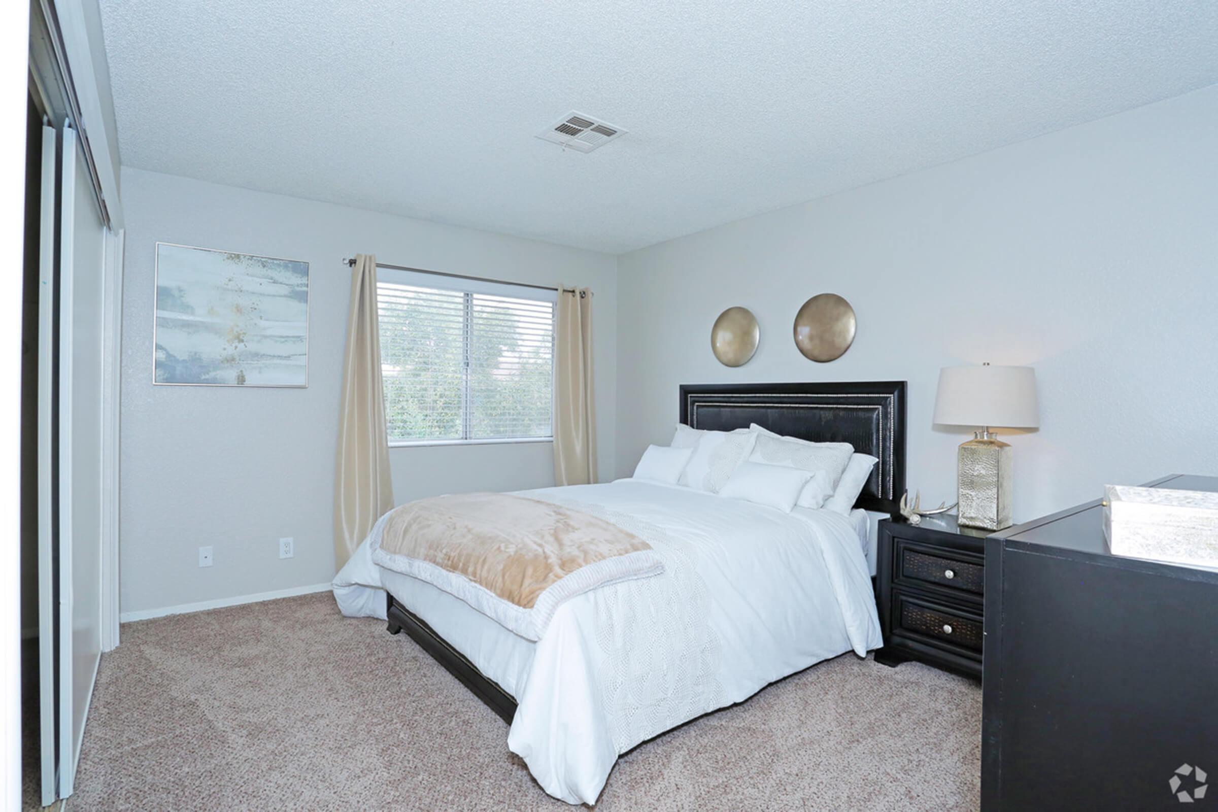 sunset-hills-apartments-henderson-nv-2br-2ba---960-sf-master-bedroom.jpg