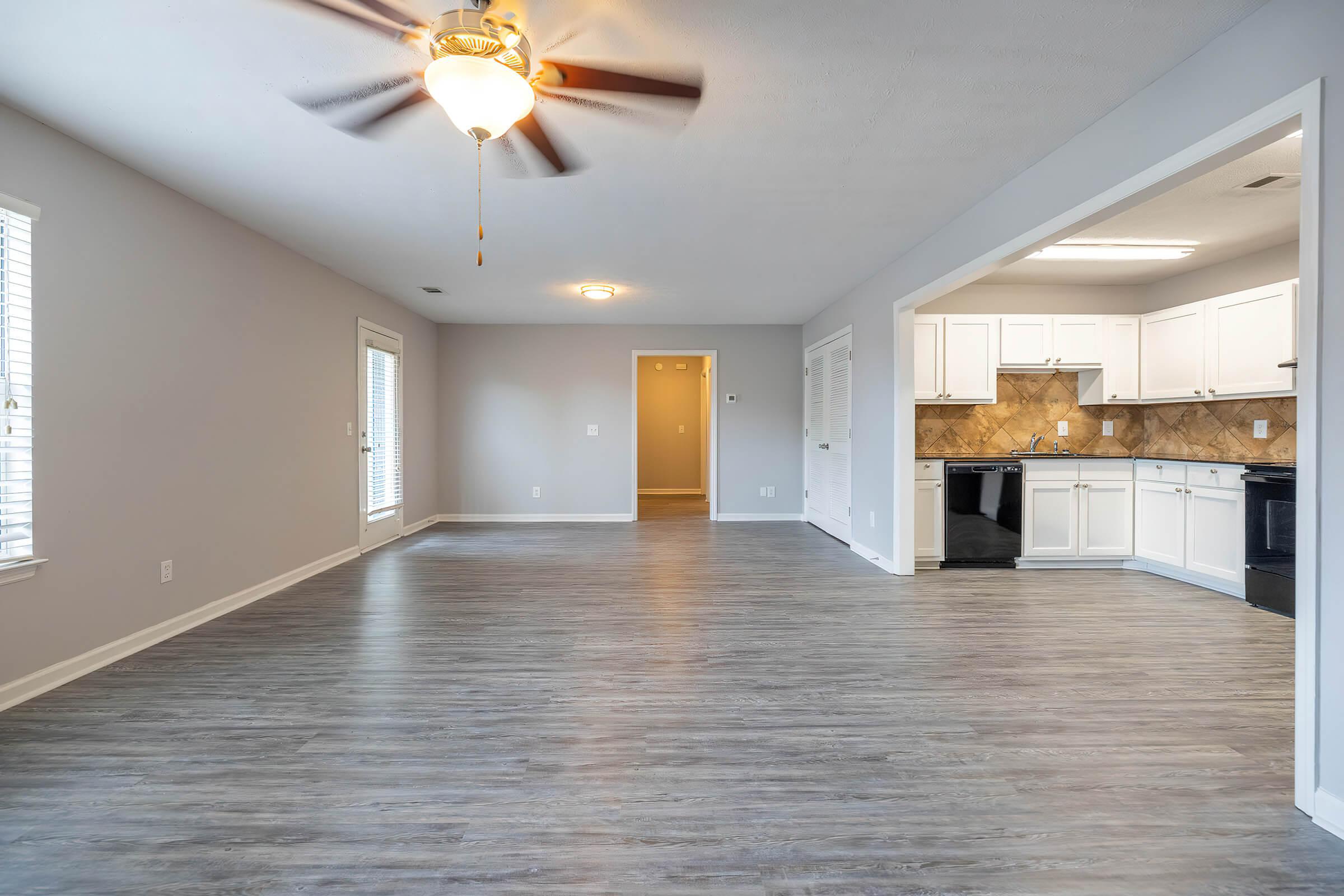 Gallery Summertree Apartments in Phenix City, AL