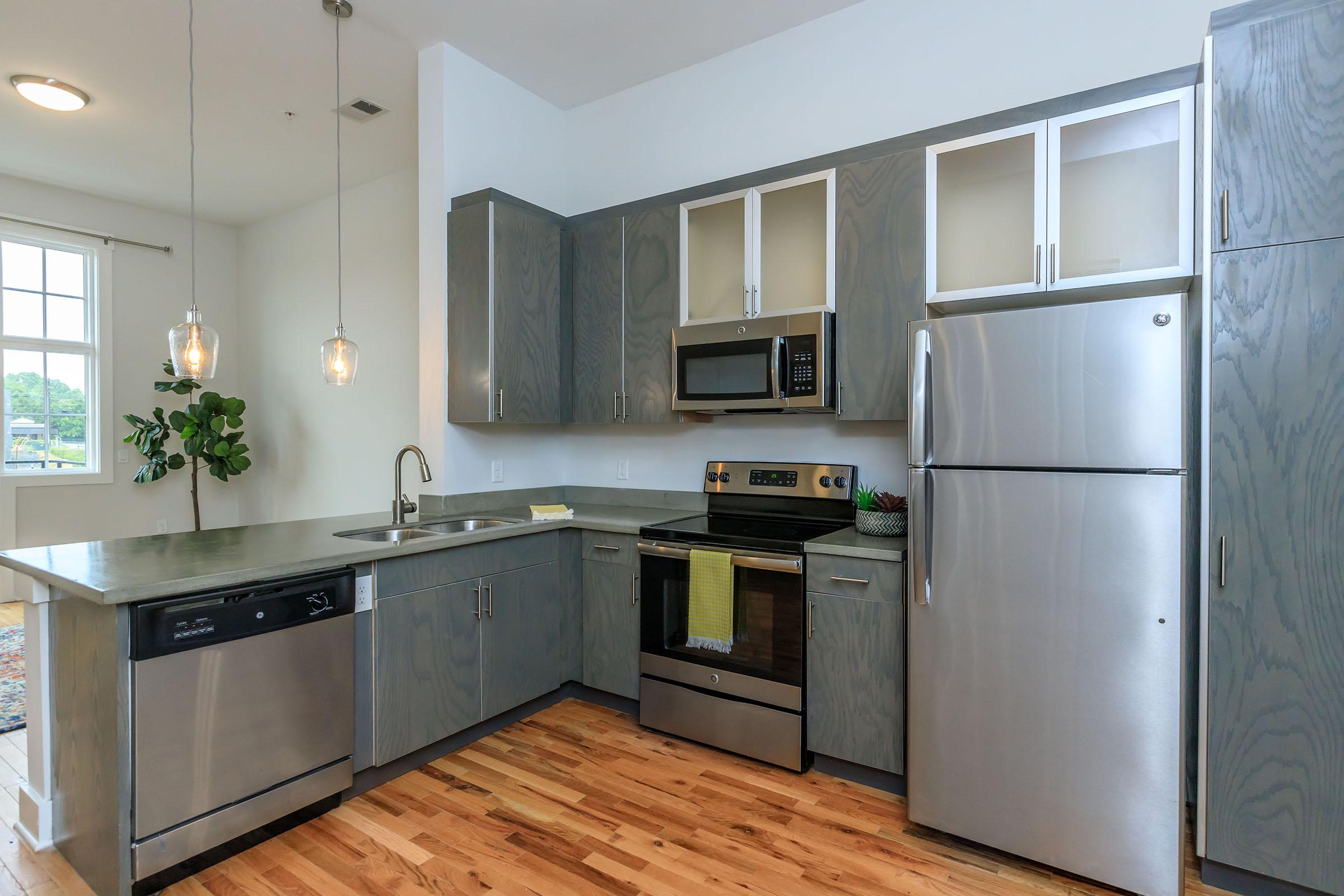 GOURMET KITCHEN WITH STAINLESS STEEL APPLIANCES