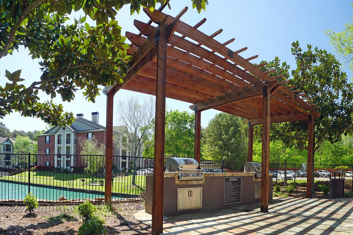 POOLSIDE GRILL WITH PERGOLA