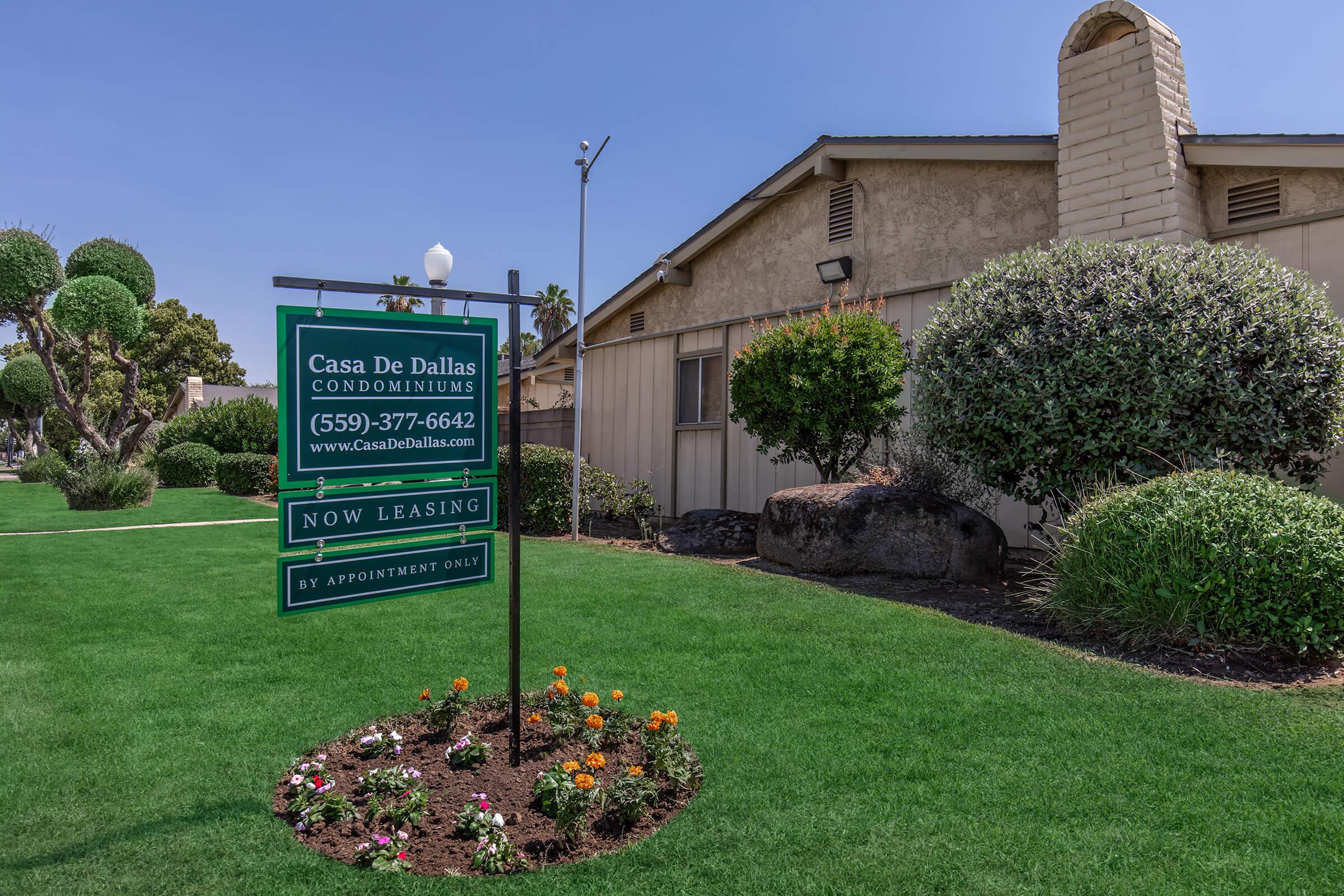 a garden in front of a building