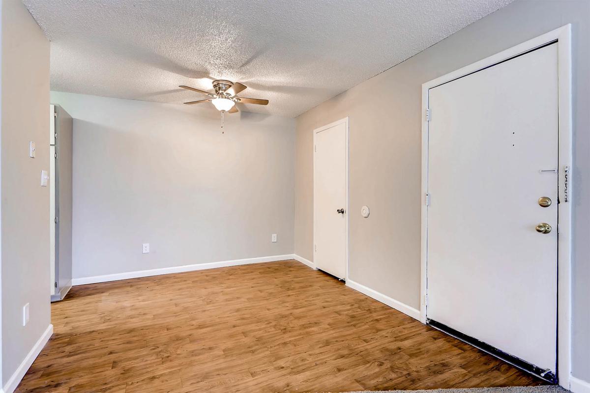 10101 Washington St Thornton-large-011-10-Dining Room-1500x1000-72dpi.jpg