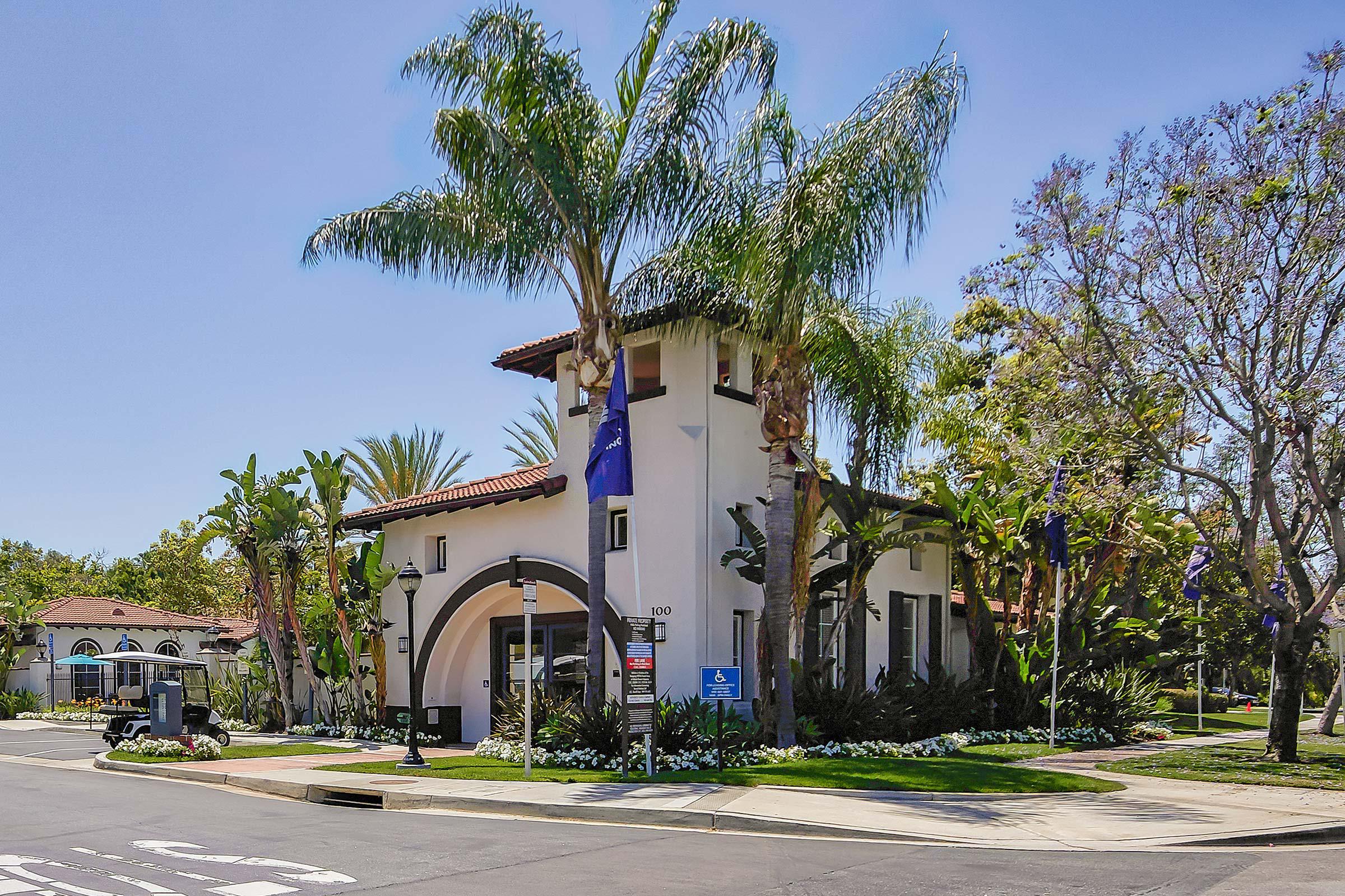 Laurel Canyon Apartment Homes Photo Gallery