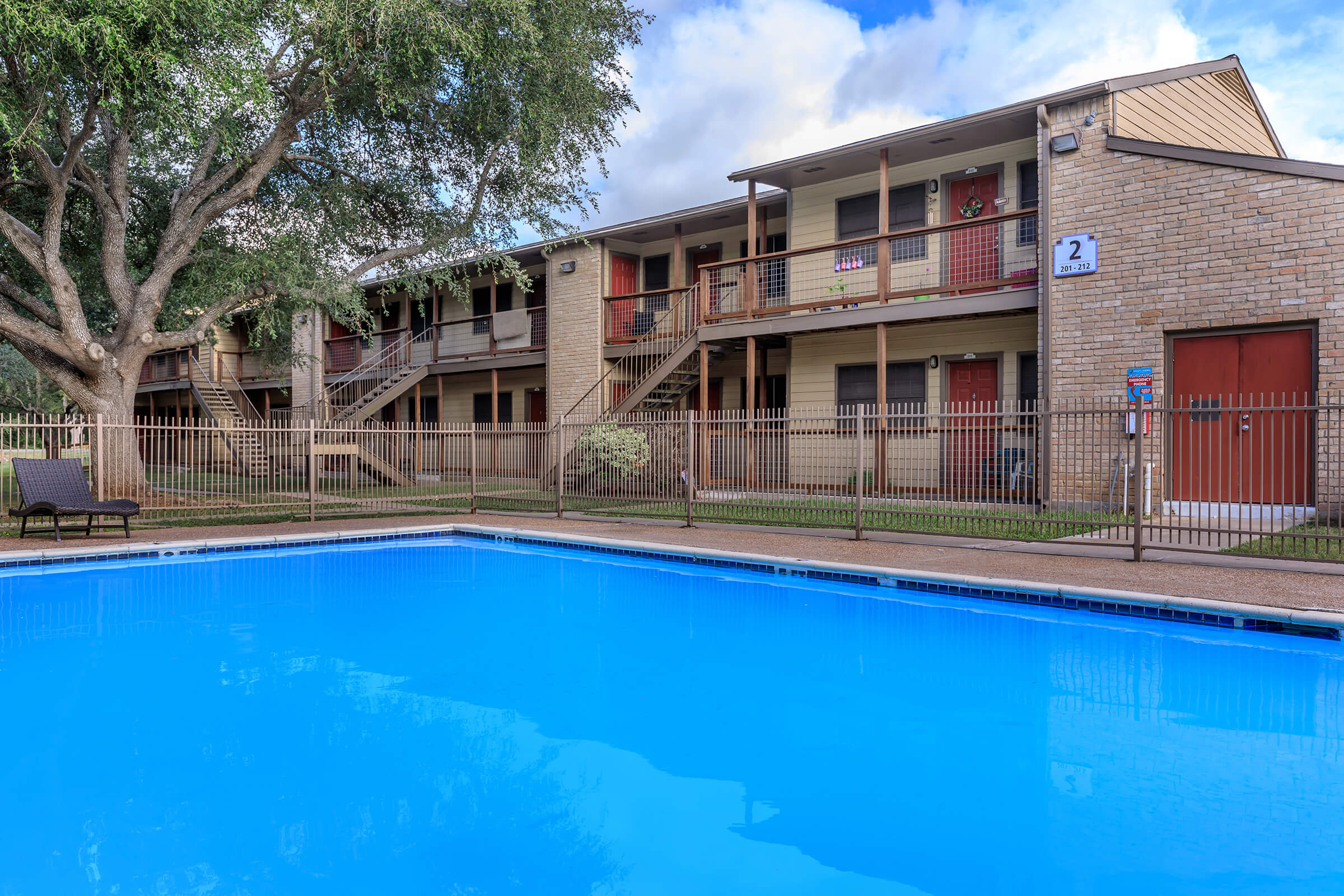 Eagle's Landing Apartments in Beeville, TX
