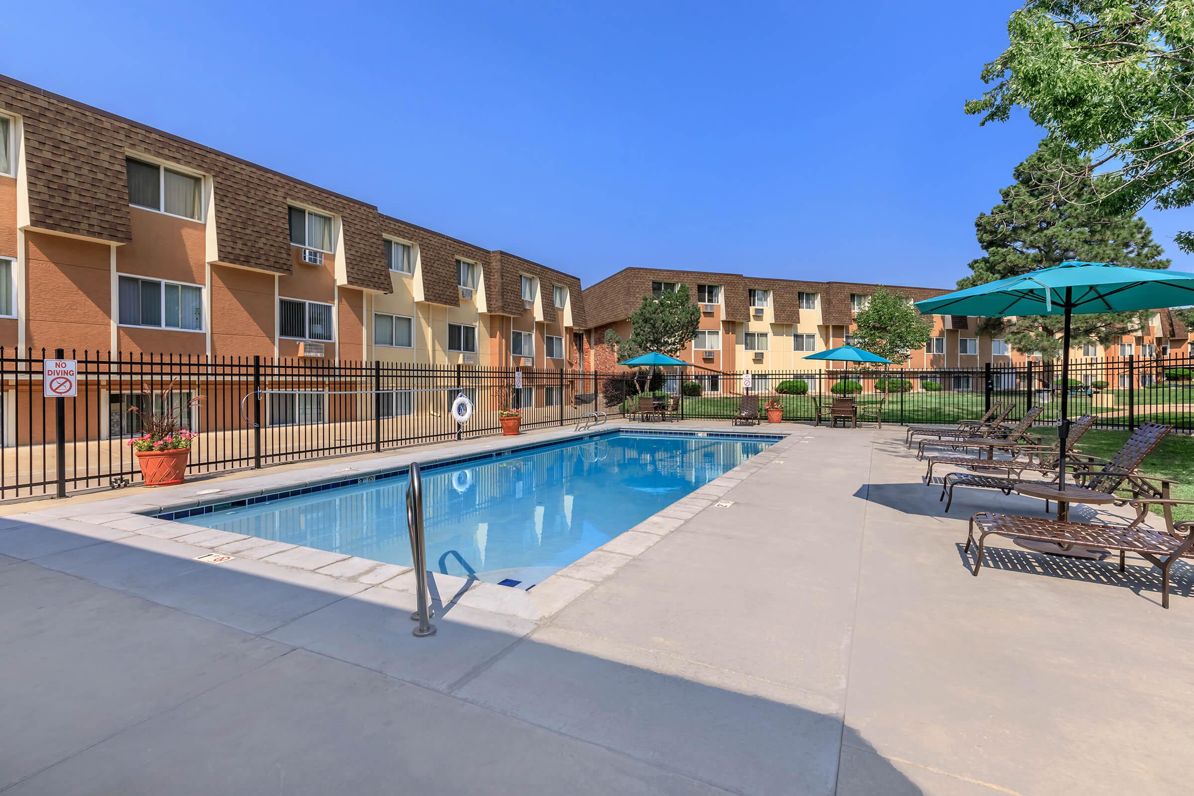 a pool outside of a building