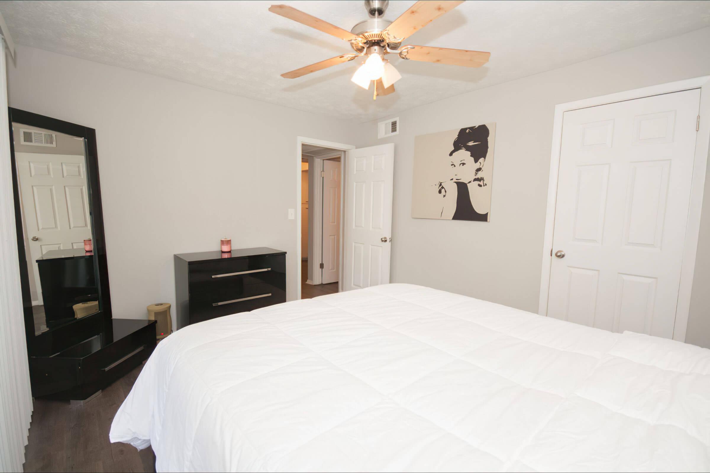 1 br bedroom 2-width-2400px.jpg