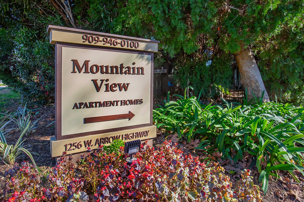 Mountain View Apartment Homes monument sign