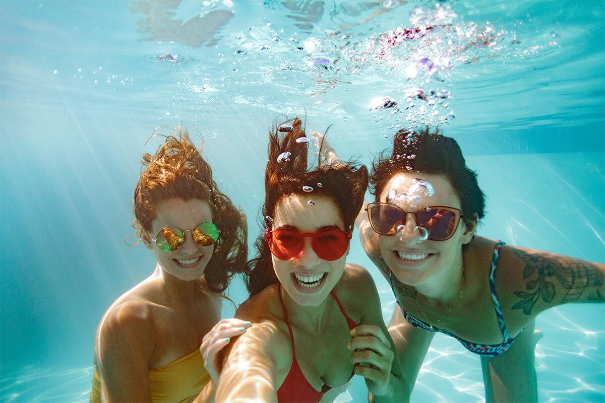 Underwater Selfie-934251666.jpg