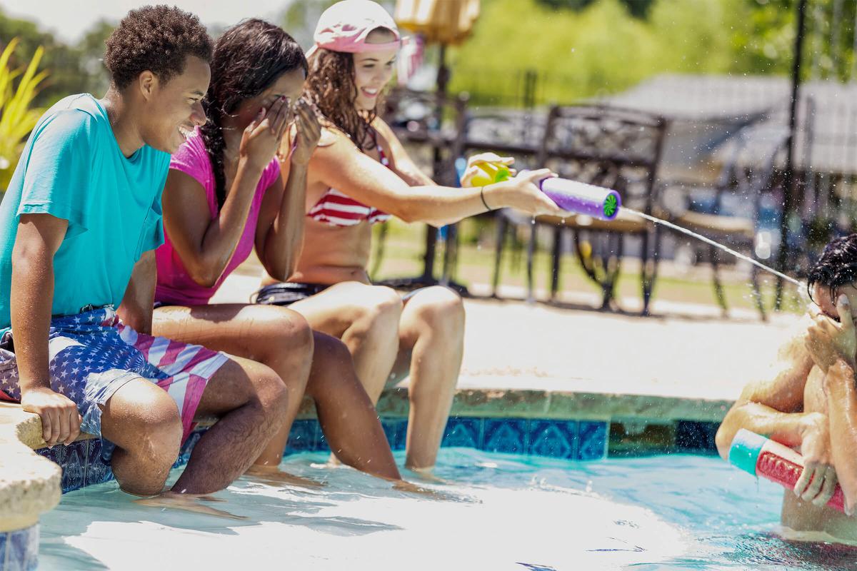 Friends at pool-iStock-582316594.jpg