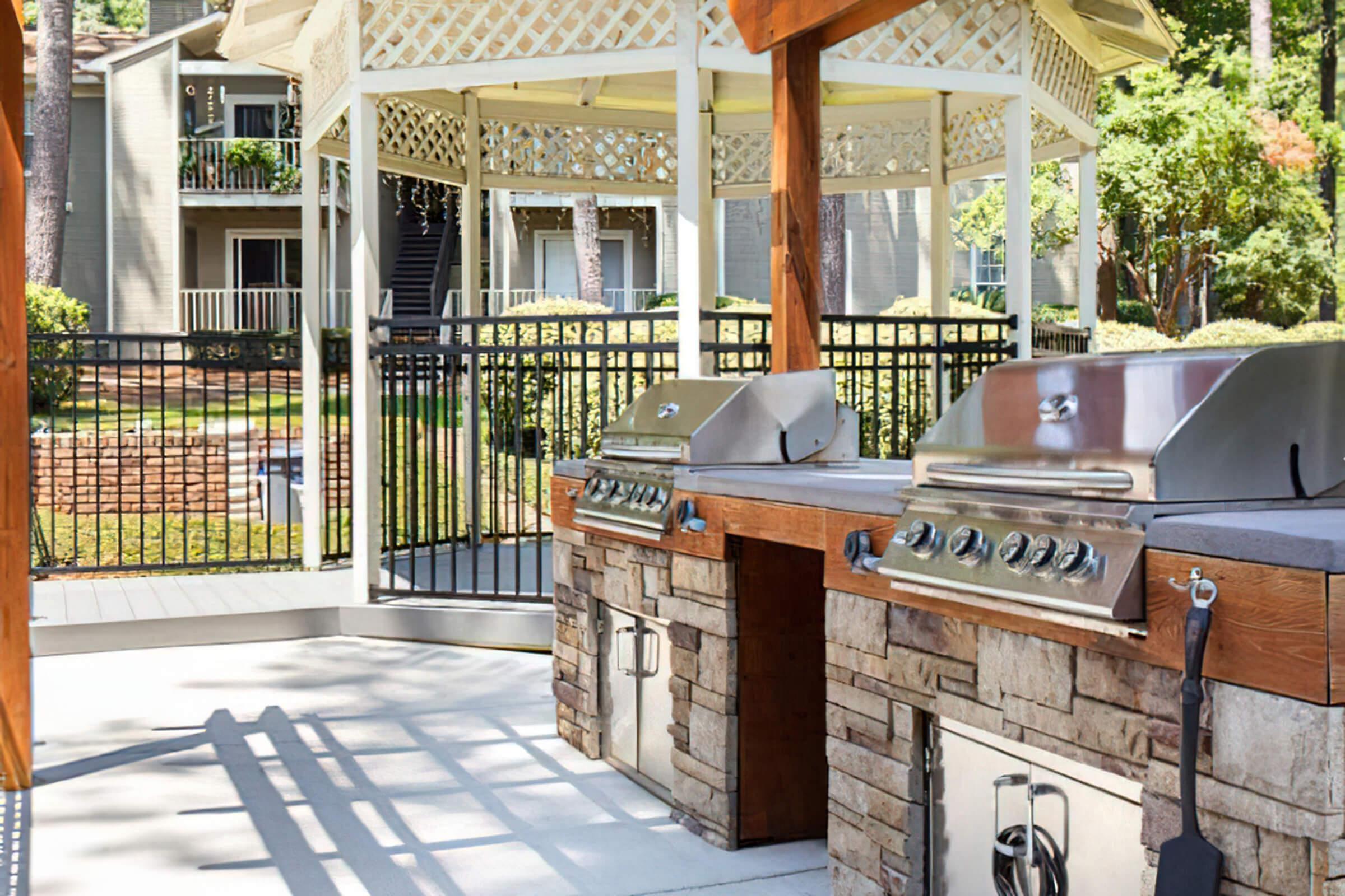 GRILLING STATIONS FOR OUTDOOR MEALS