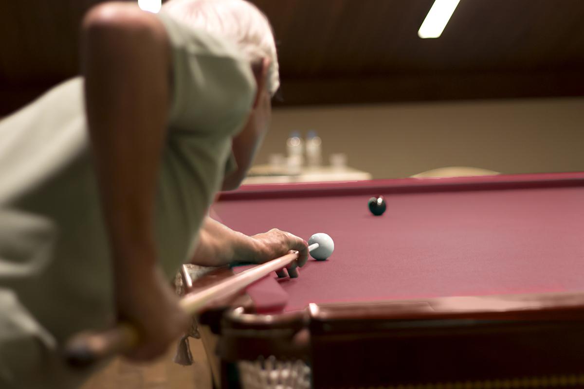 POOL TABLE