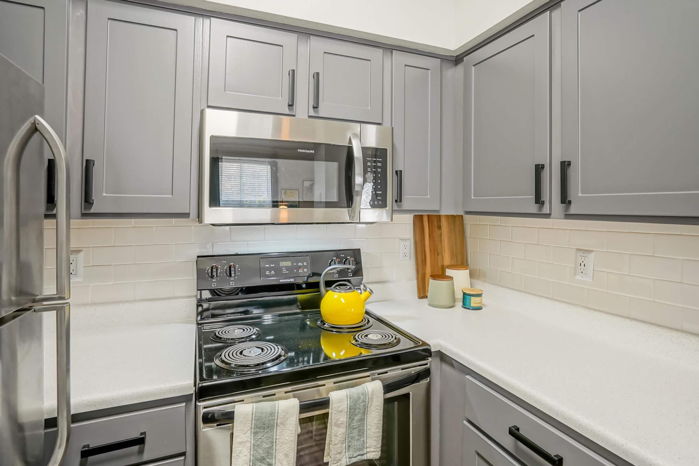 Fully equipped Kitchen - Prisma Apartments - Albuquerque - New Mexico