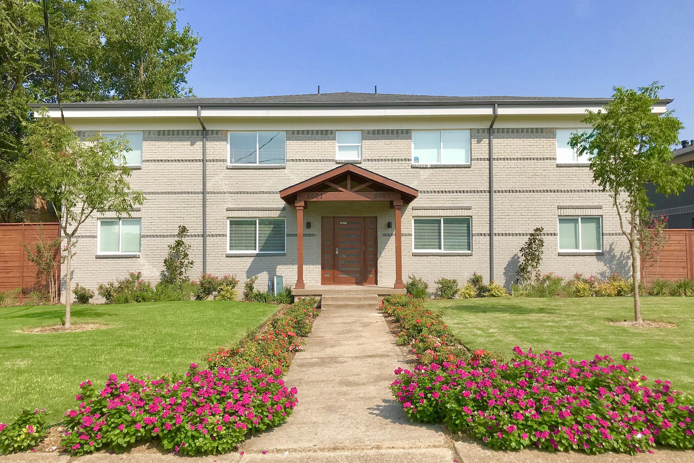 Home - The Courtyards at Lower Greenville - Dallas, TX