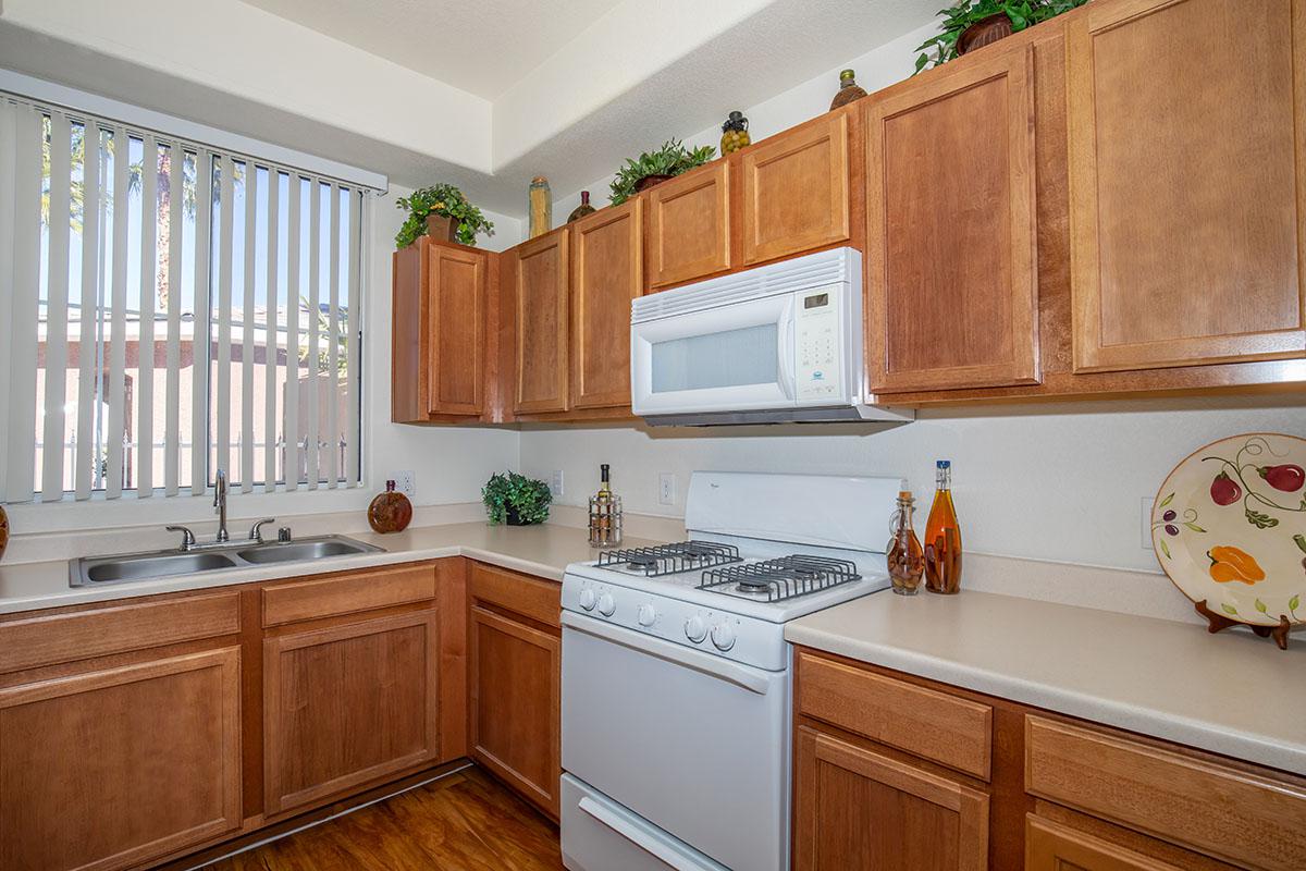 02b Kitchen.jpg