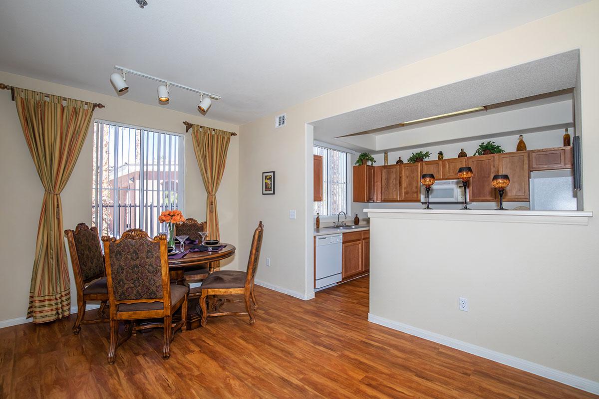 03a Dining Room.jpg