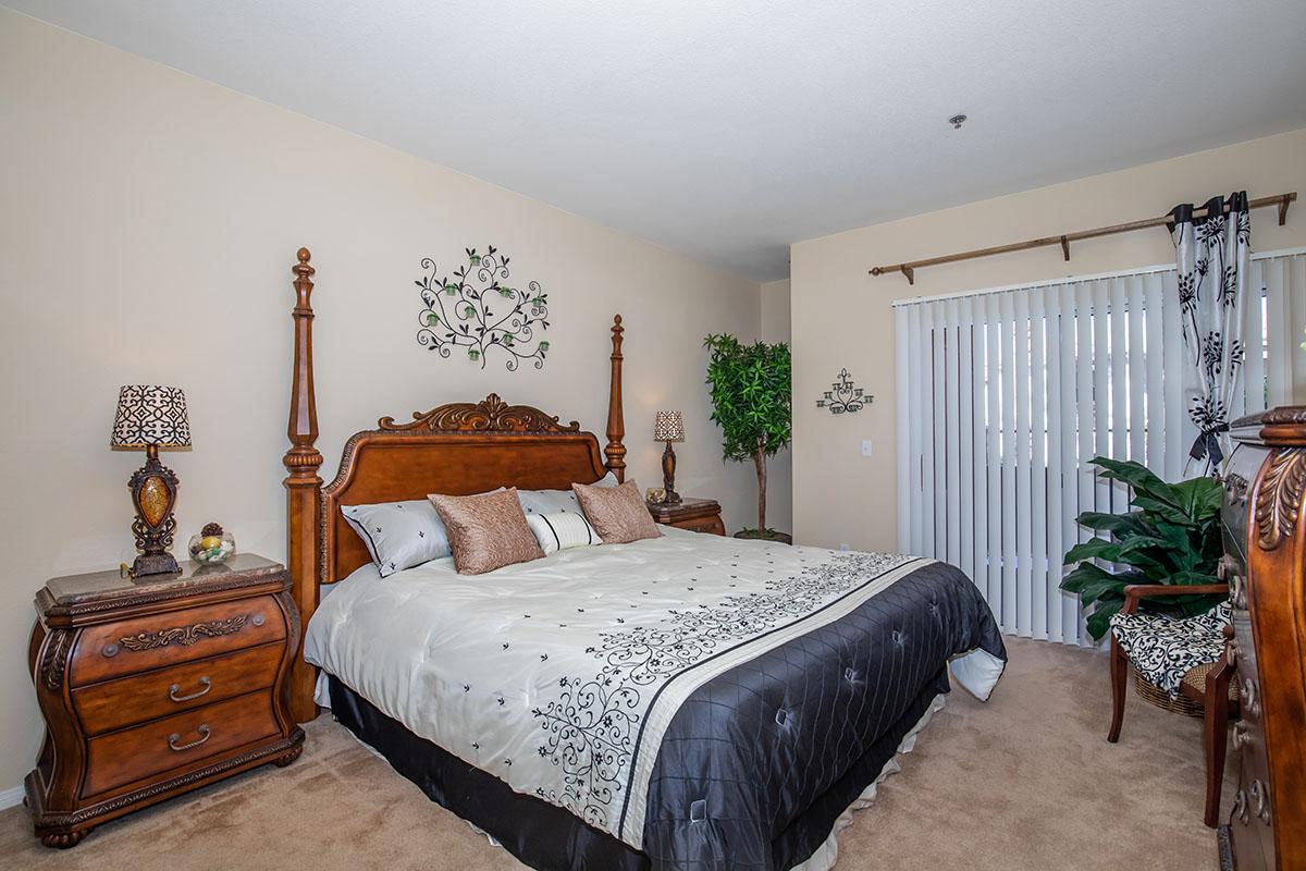 04a Master Bedroom.jpg