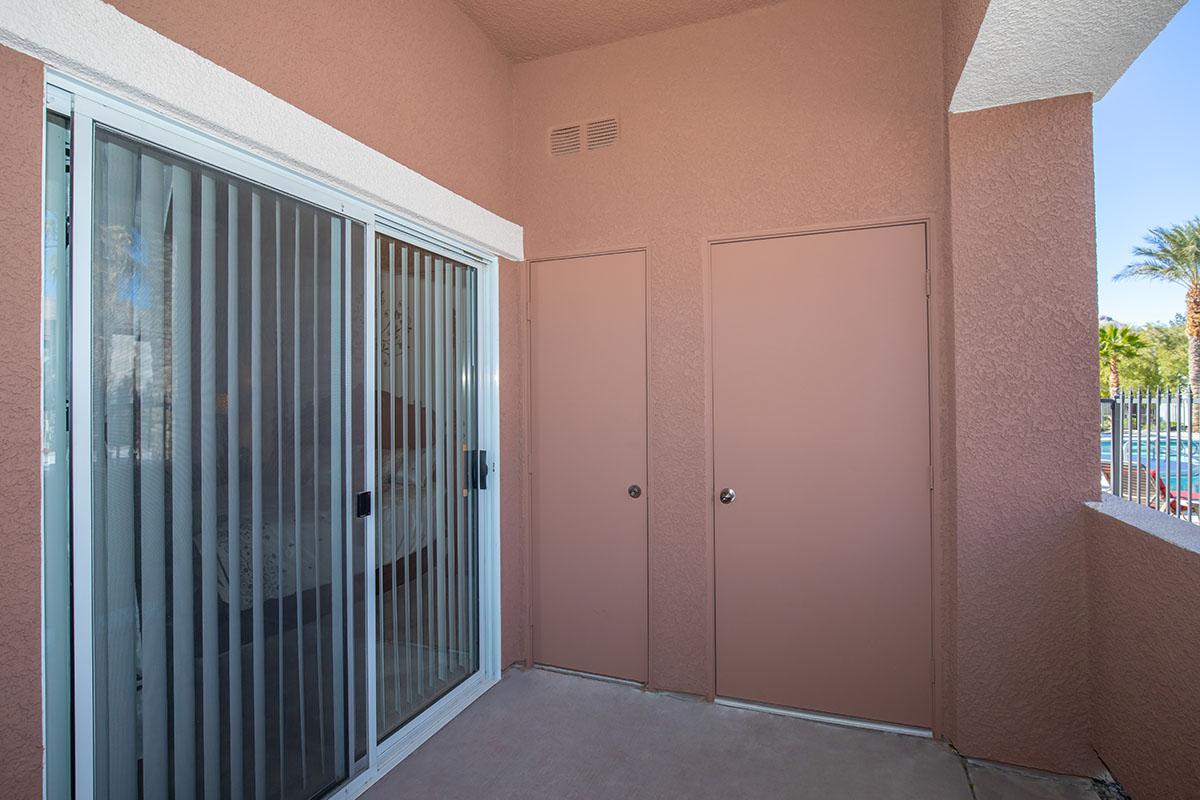 08 Patio.jpg