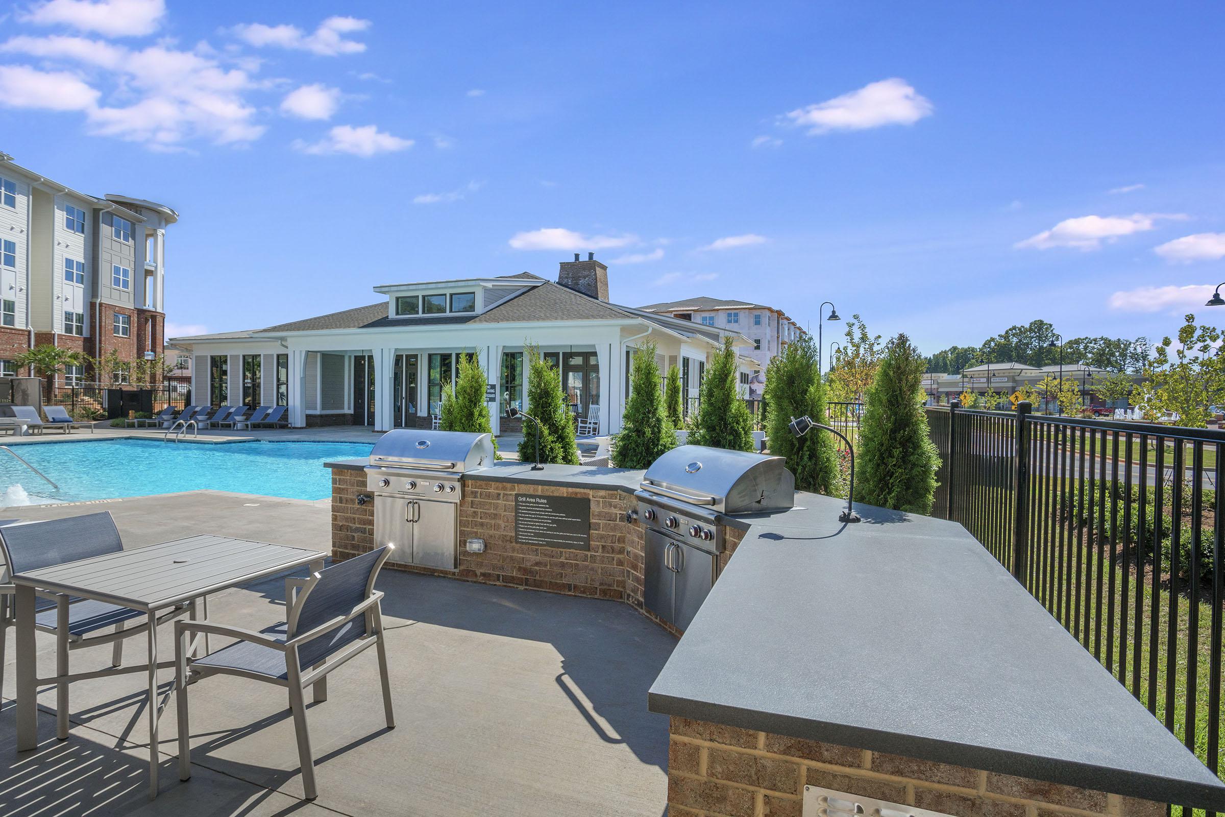 PROSPERITY-VILLAGE-APARTMENTS-CHARLOTTE-NC-POOL-10.jpg