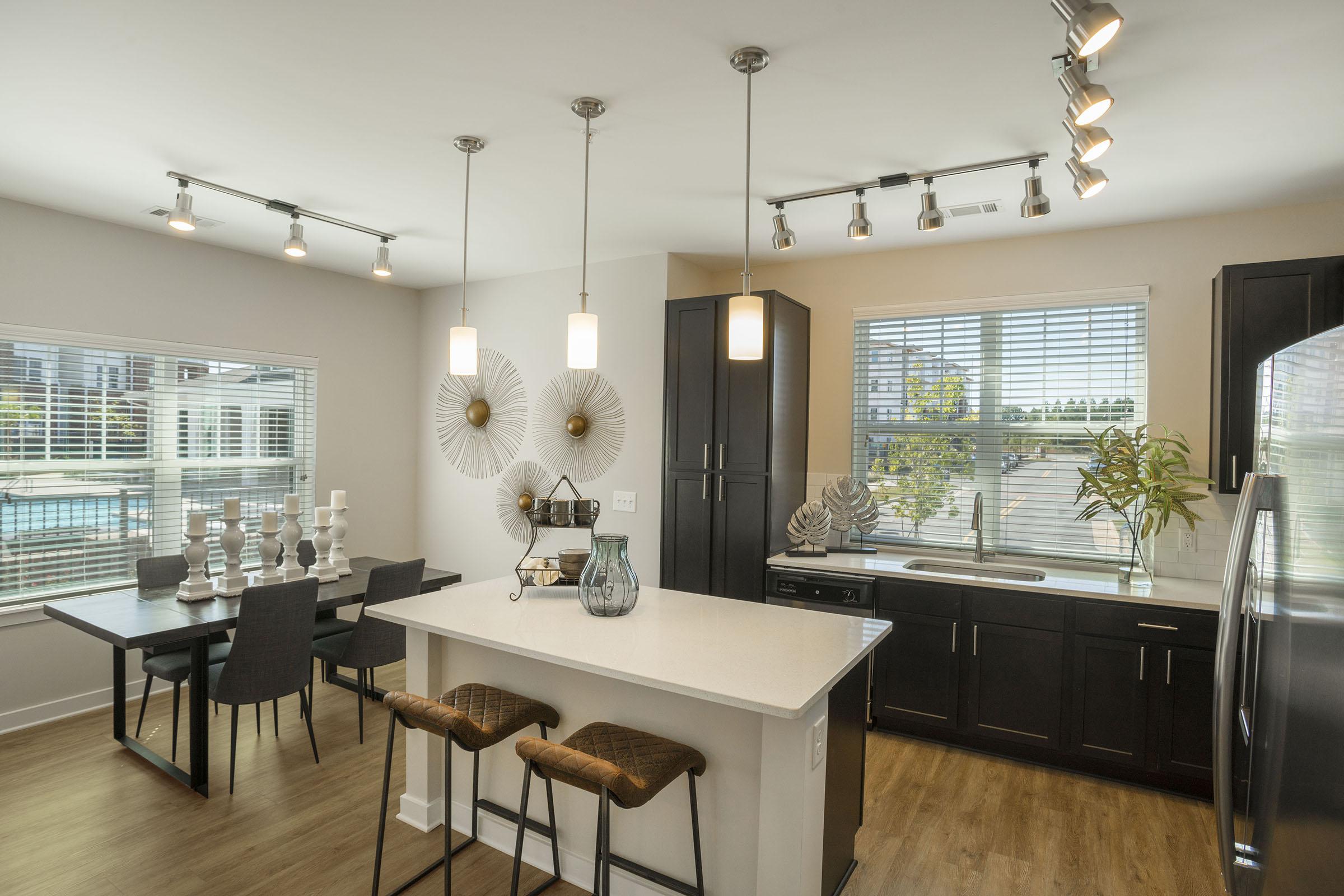 PROSPERITY-VILLAGE-APARTMENTS-CHARLOTTE-NC-2-BED-MODEL-DINING-03.jpg