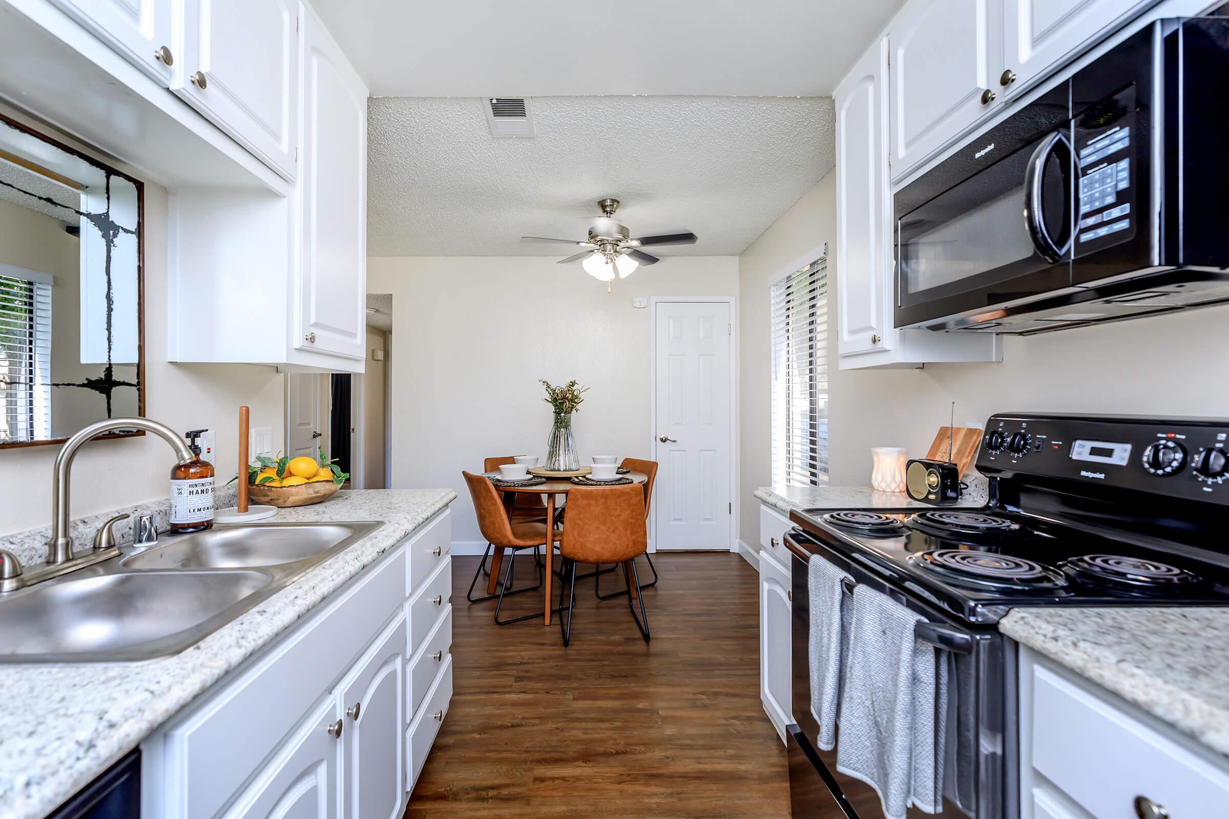 FULLY-EQUIPPED MODERN KITCHEN