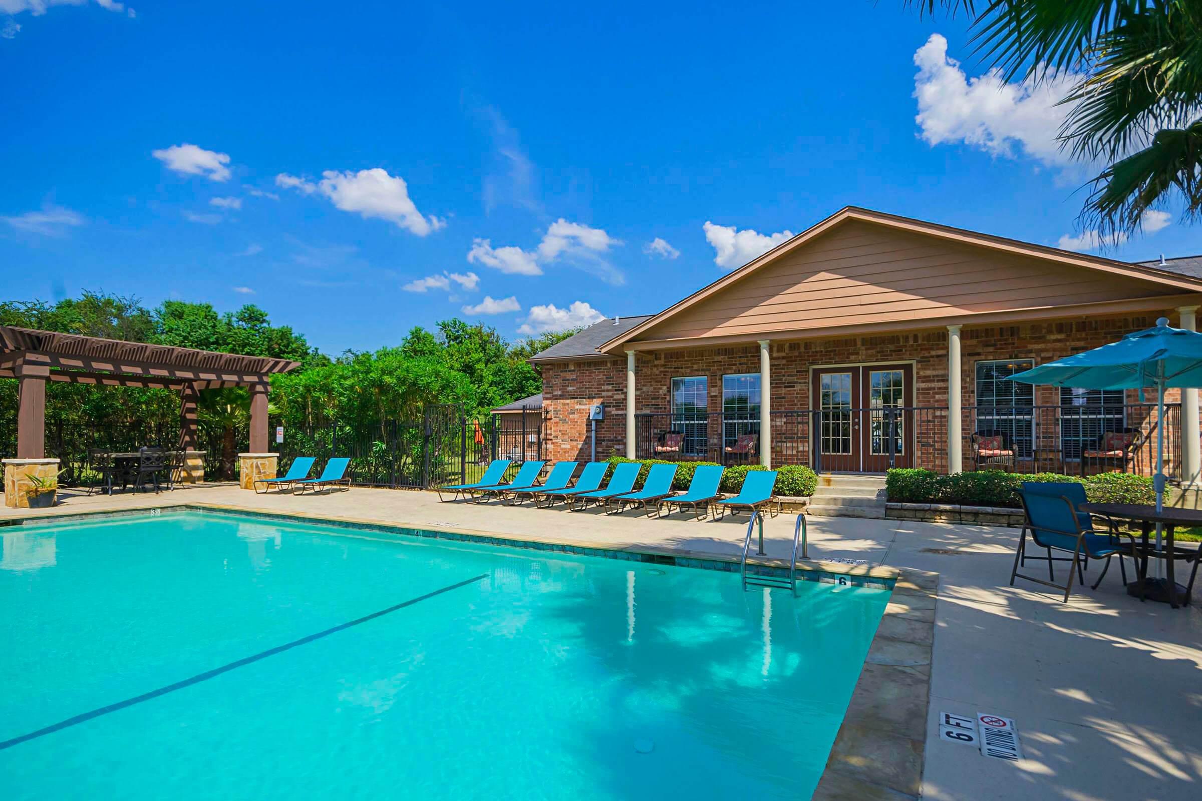 Pool_2.jpg