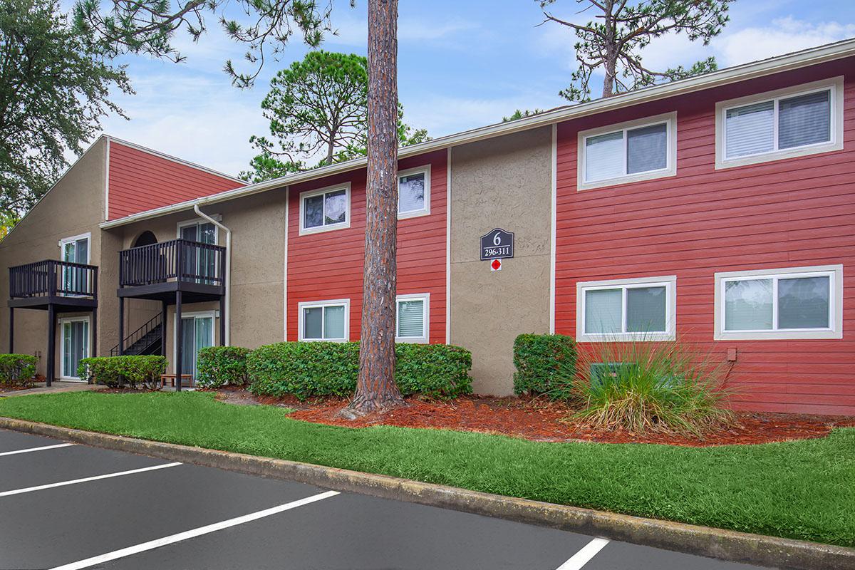 Professional landscaping here at Heron Walk Apartments in Jacksonville, Florida