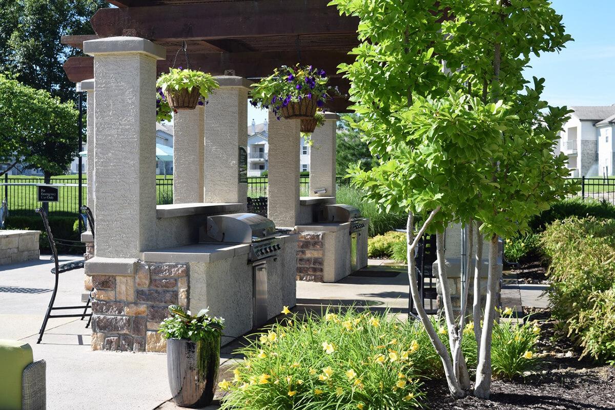 Corbin Crossing Luxury Apartments in Overland Park, KS - BBQ-Lounge Area 01.jpg
