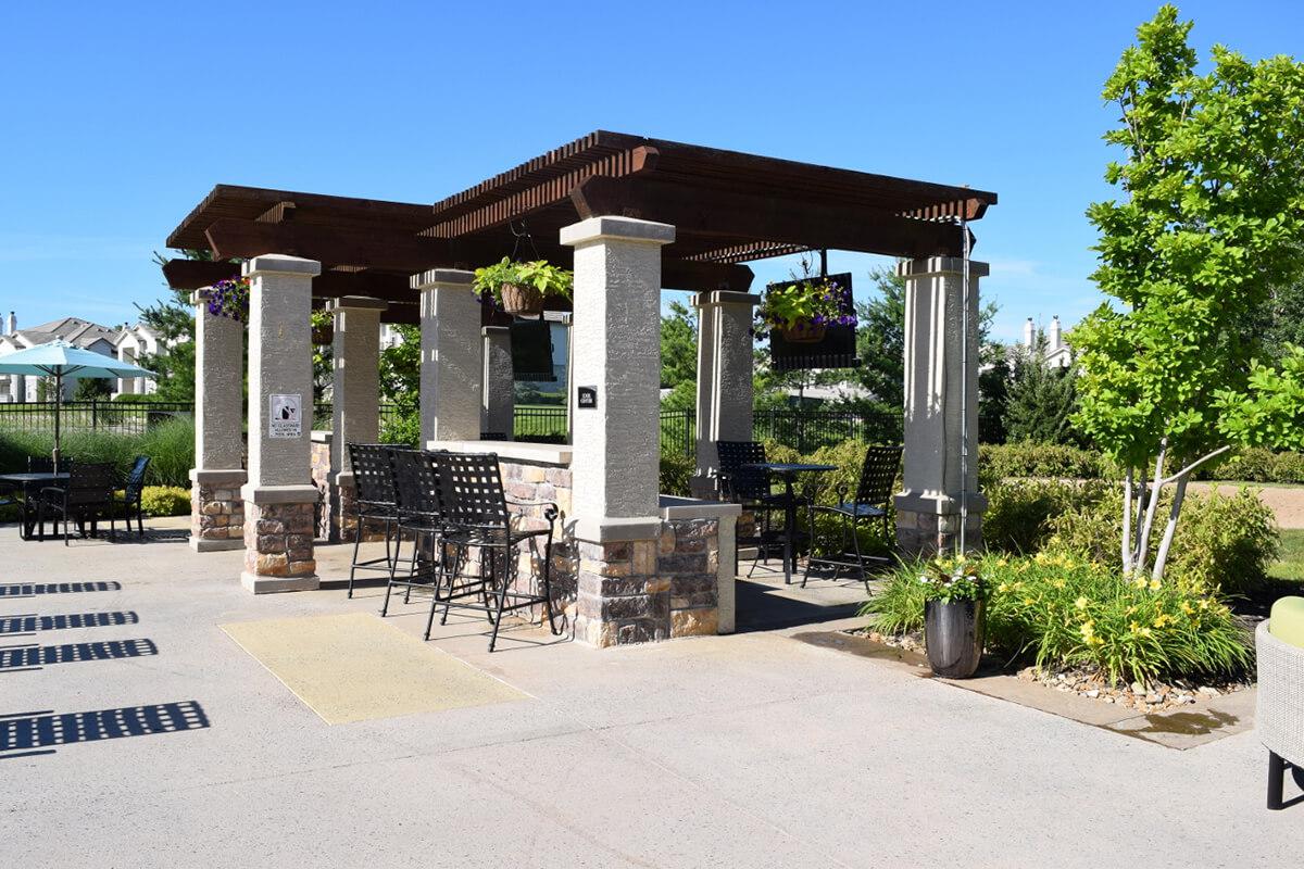 Corbin Crossing Luxury Apartments in Overland Park, KS - BBQ-Lounge Area 03.jpg