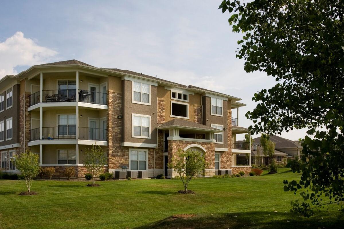Corbin Crossing Luxury Apartments in Overland Park, KS - Exterior 09.jpg