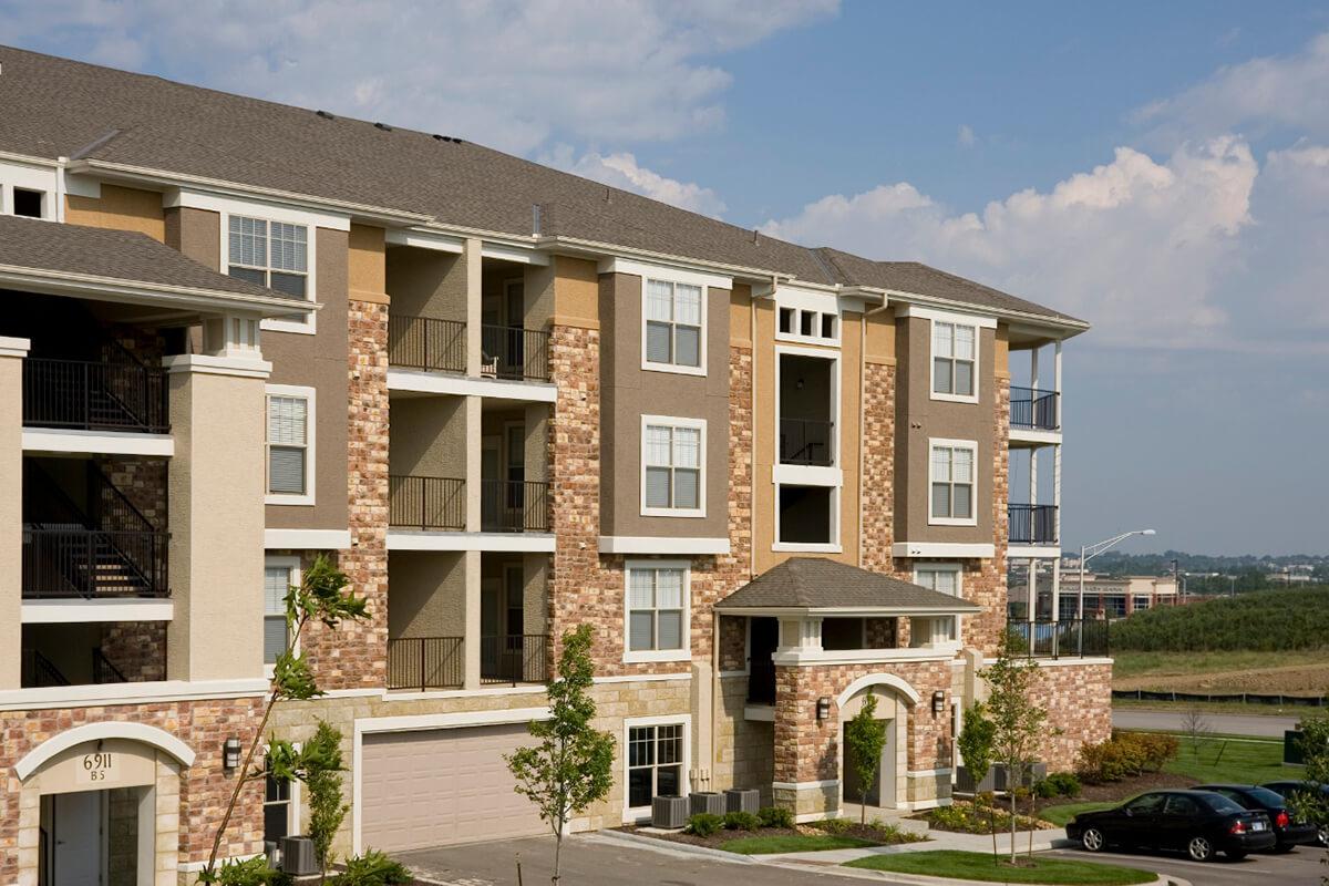 Corbin Crossing Luxury Apartments in Overland Park, KS - Exterior 17.jpg