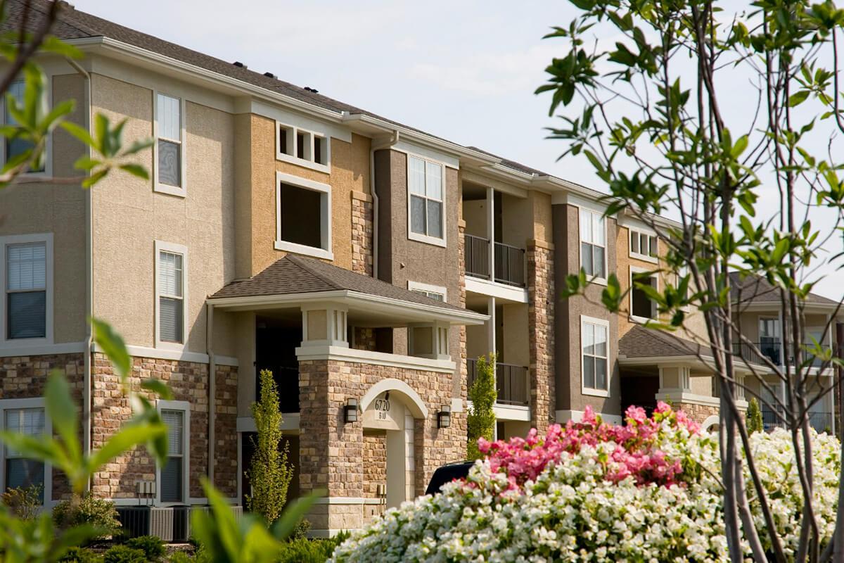 Corbin Crossing Luxury Apartments in Overland Park, KS - Exterior 18.jpg