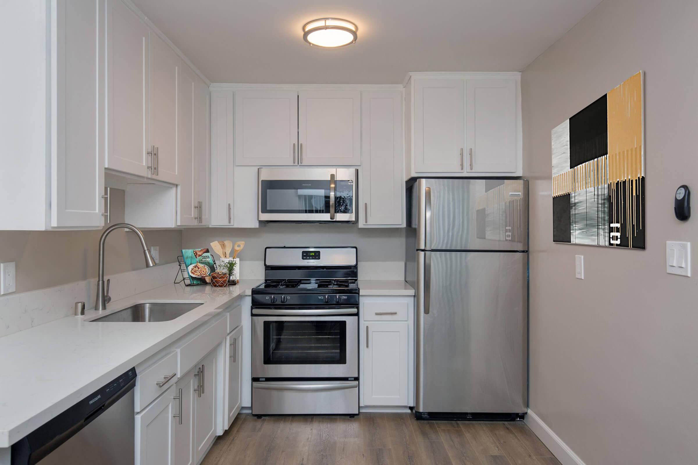 FULLY EQUIPPED KITCHEN AT THE CAPRI GLENDALE