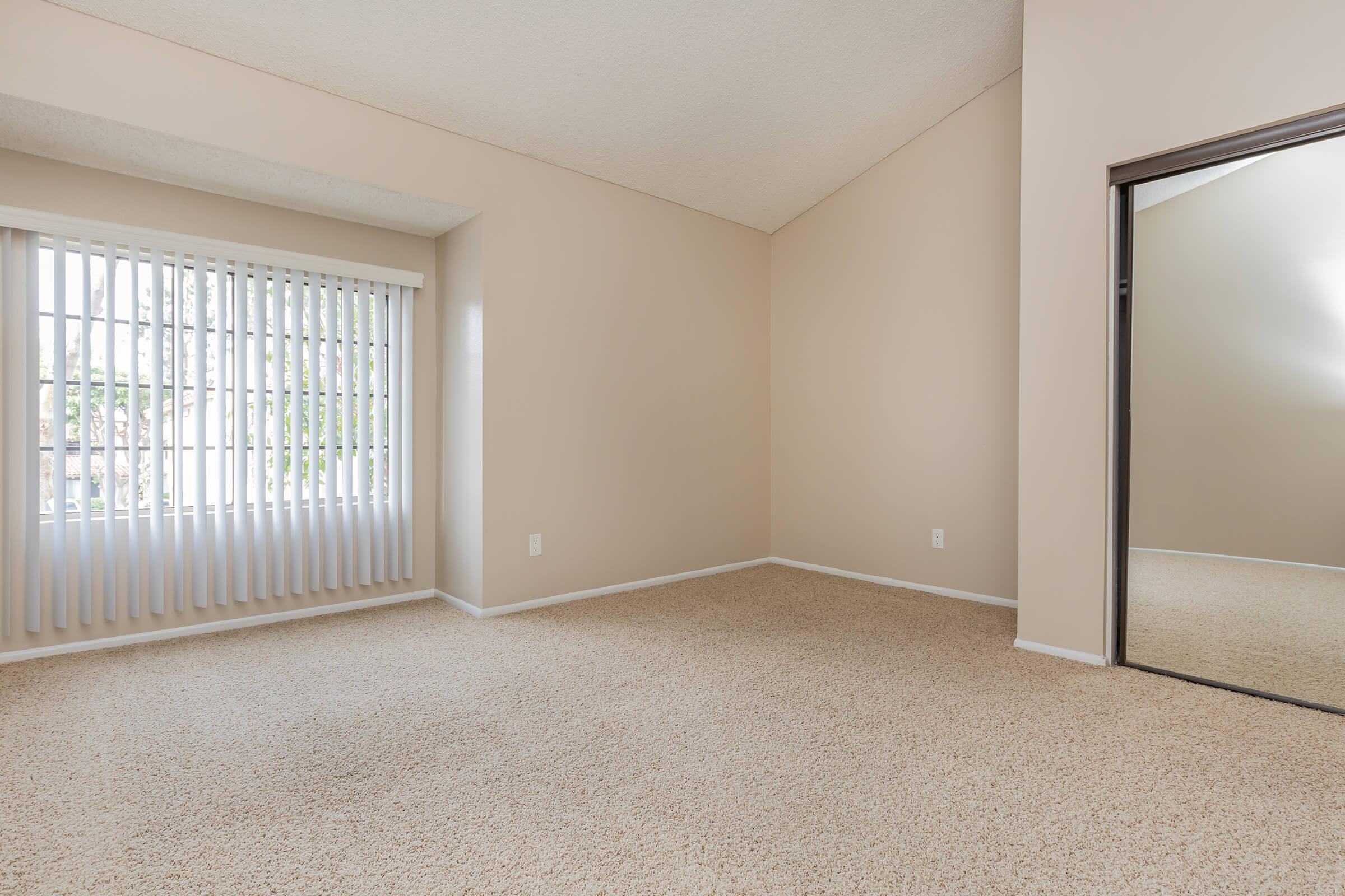 Bedroom with carpet