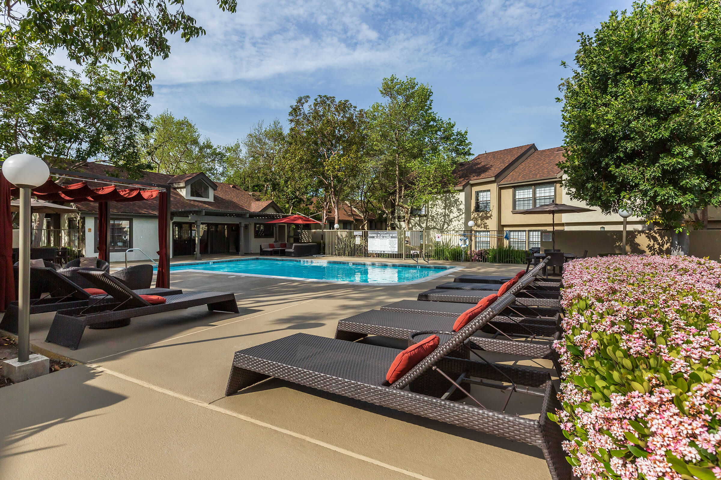 Oak Tree Court Apartment Homes Apartments In Placentia Ca