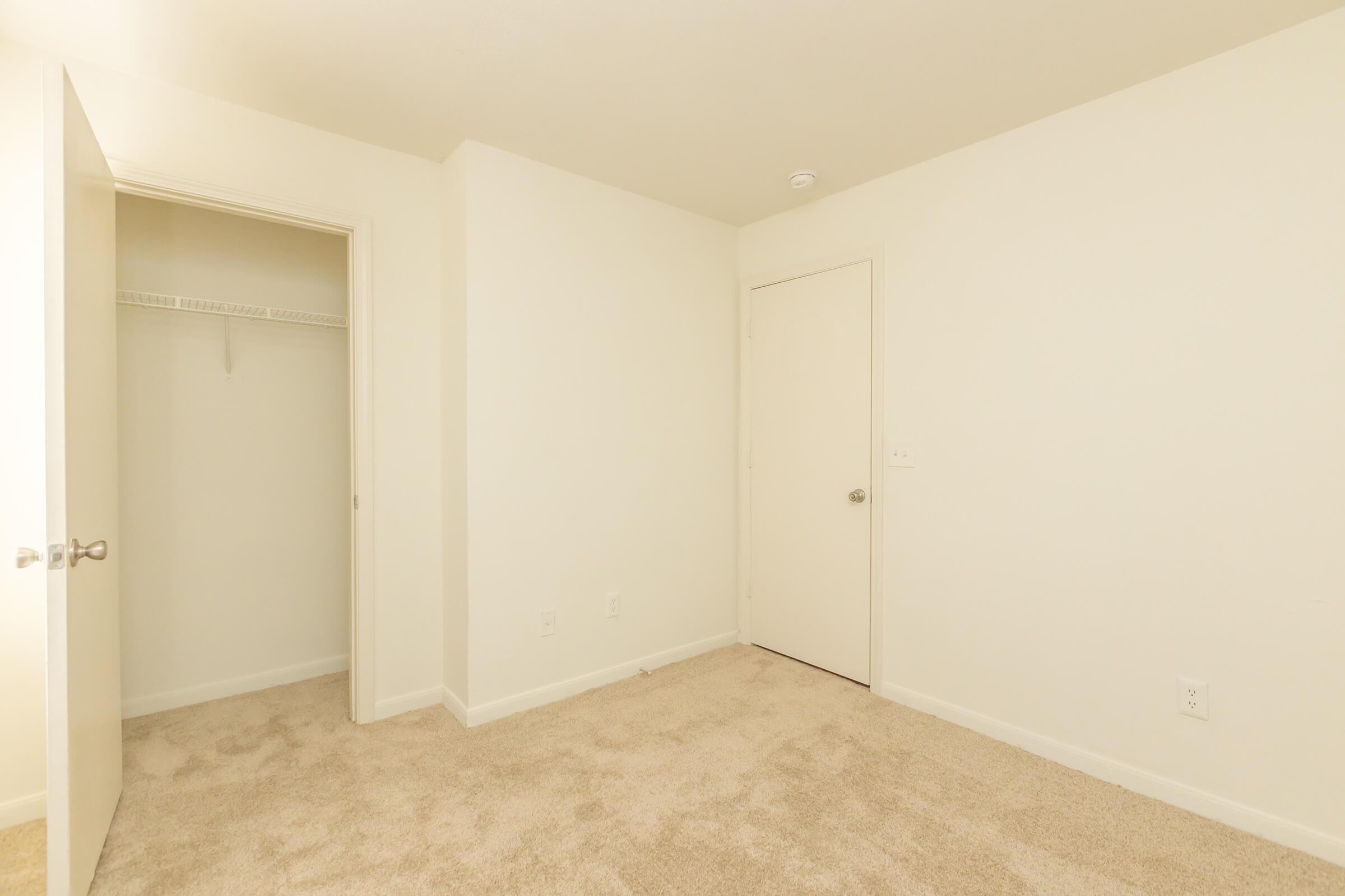 HUGE WALK-IN CLOSET