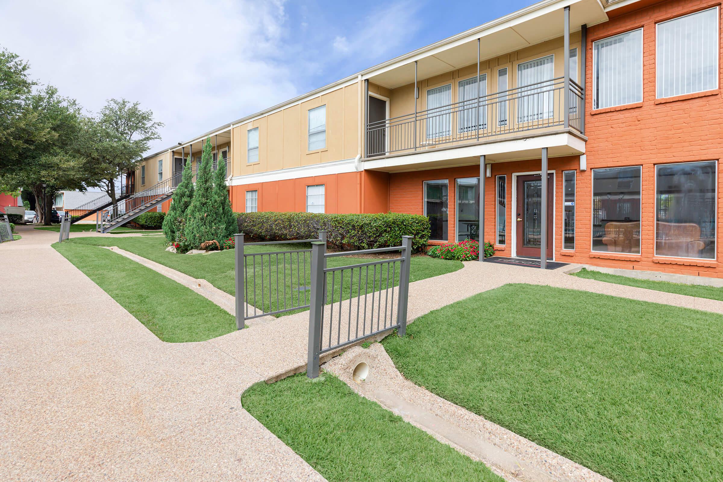 ONE, TWO, OR THREE BEDROOM APARTMENTS FOR RENT IN ARLINGTON, TX