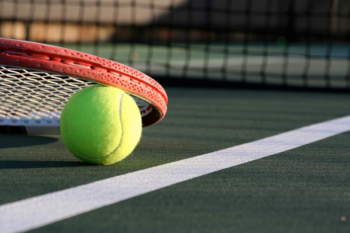 tennis ball iStock-105945770.jpg