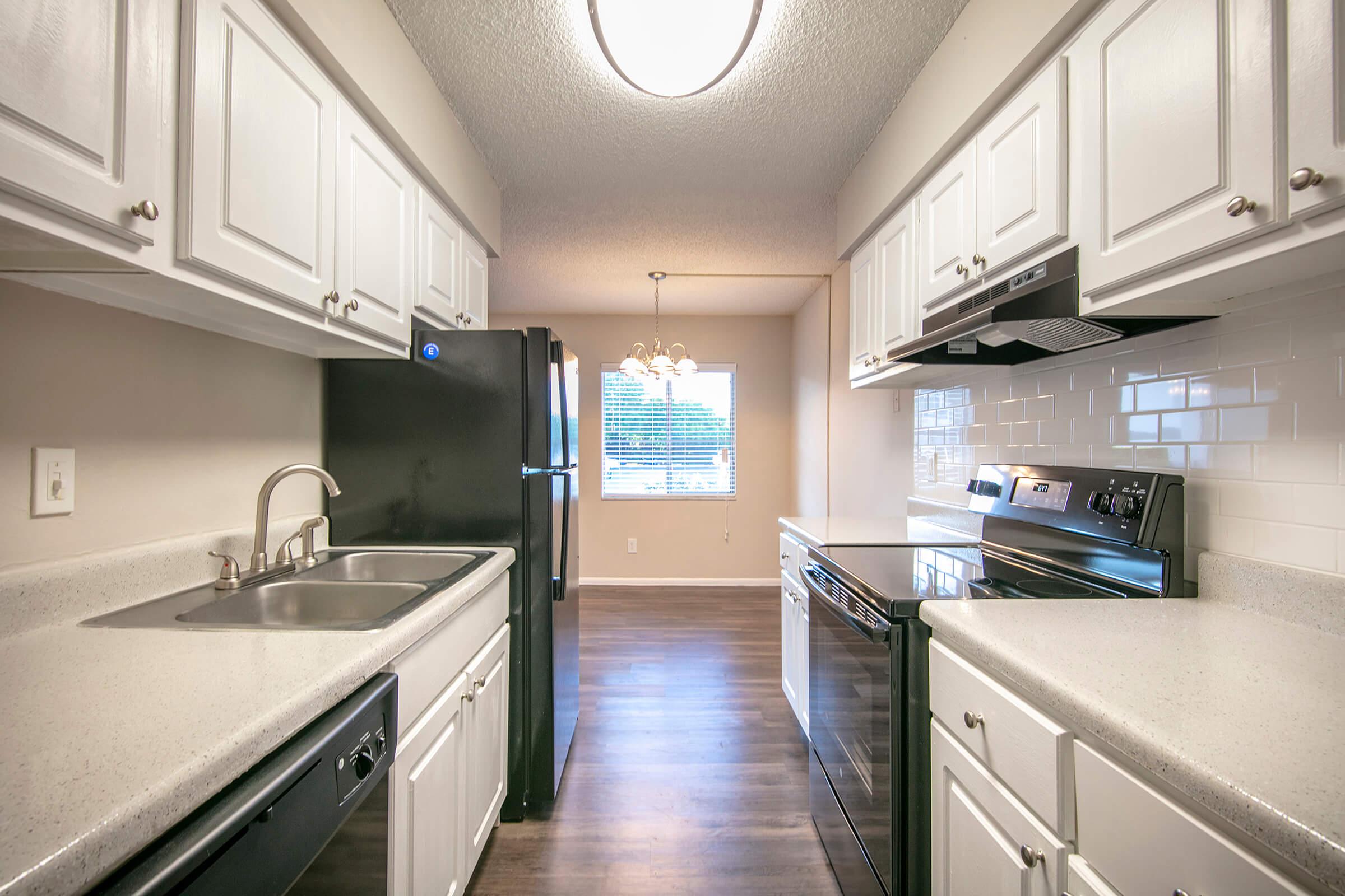 Kitchen 2.jpg