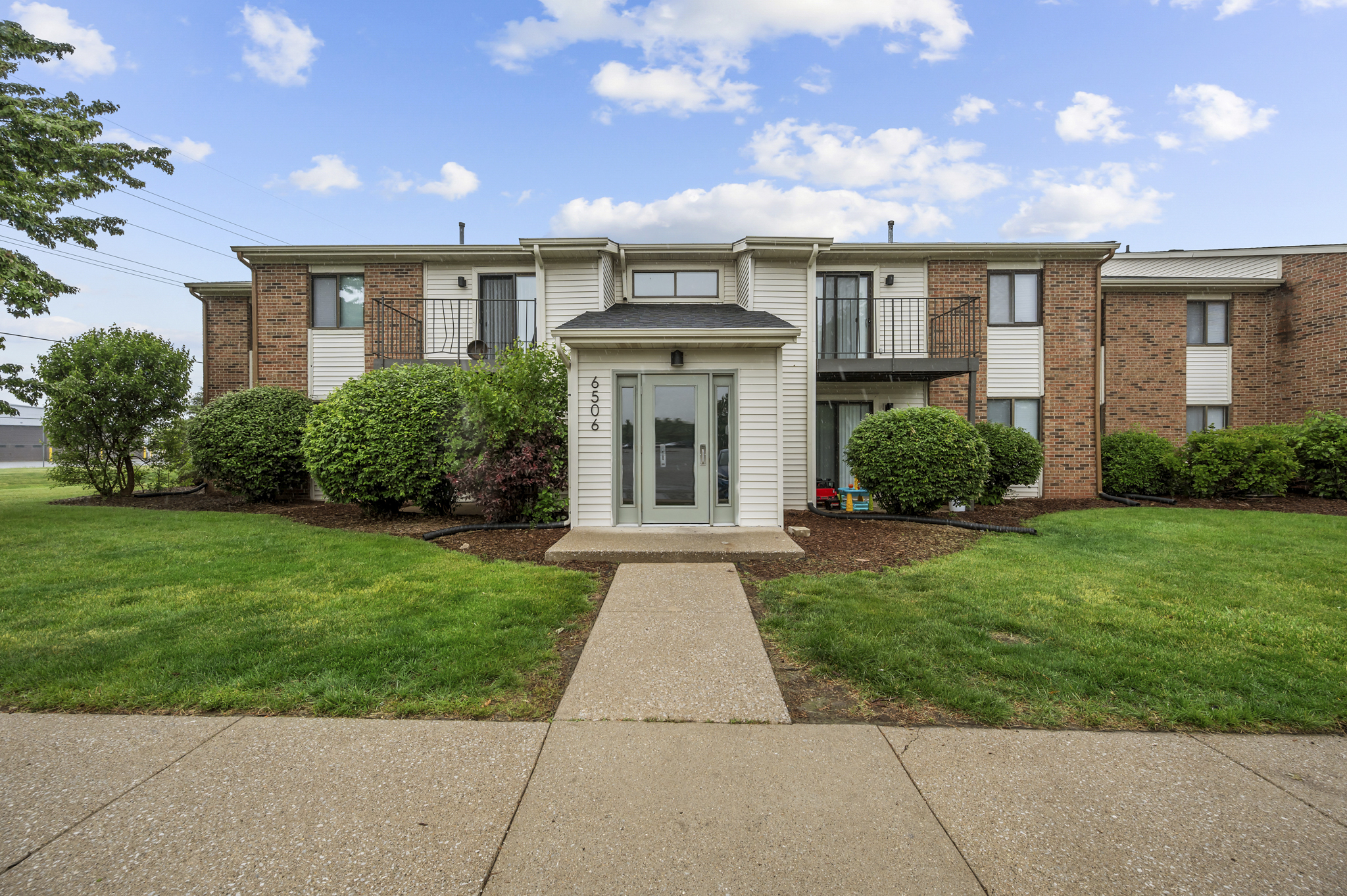 Apartment Building Entrance (Phase 1)