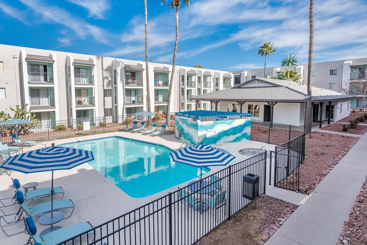 Shimmering Swimming Pool - Elevate Apartments - Tucson - Arizona