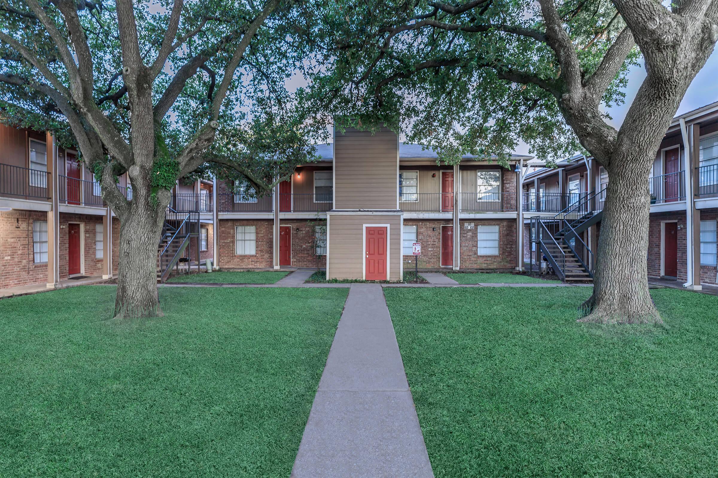 Las Plazas Apartments Apartment Living in Houston, TX