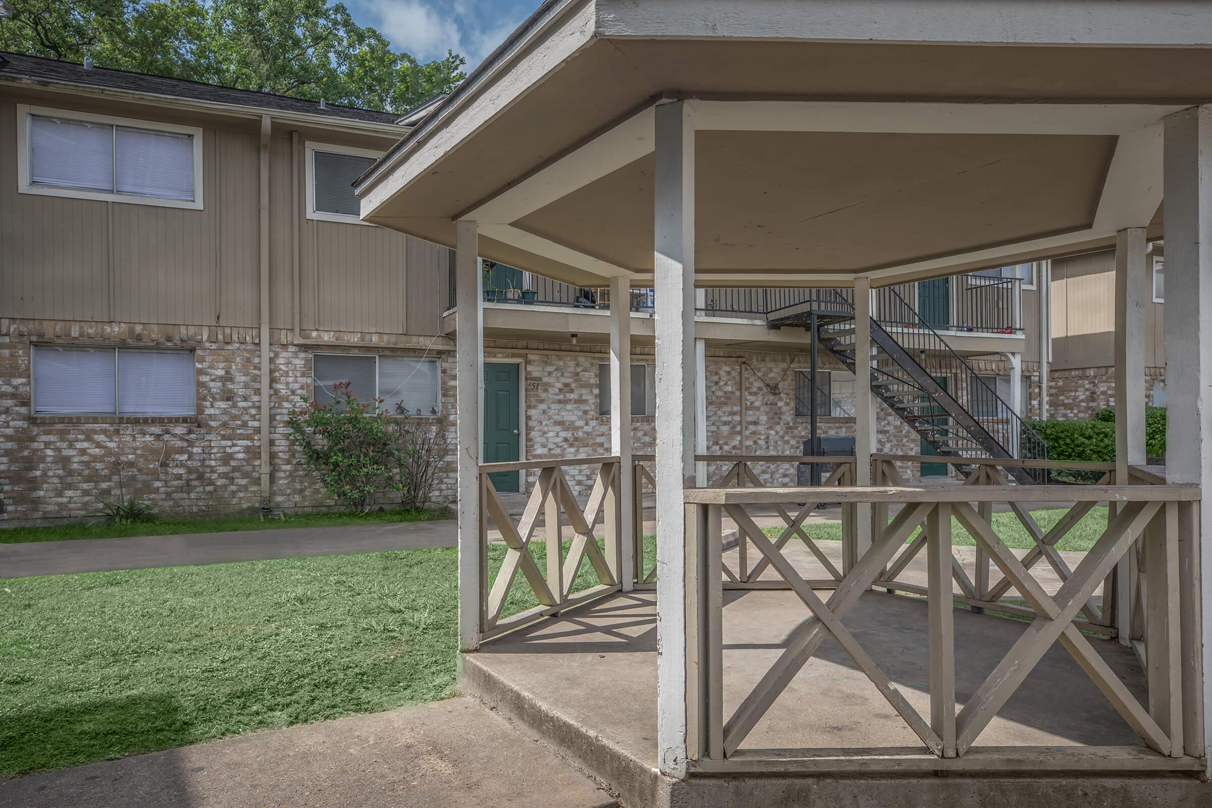 Park Apartments in Alvin, TX