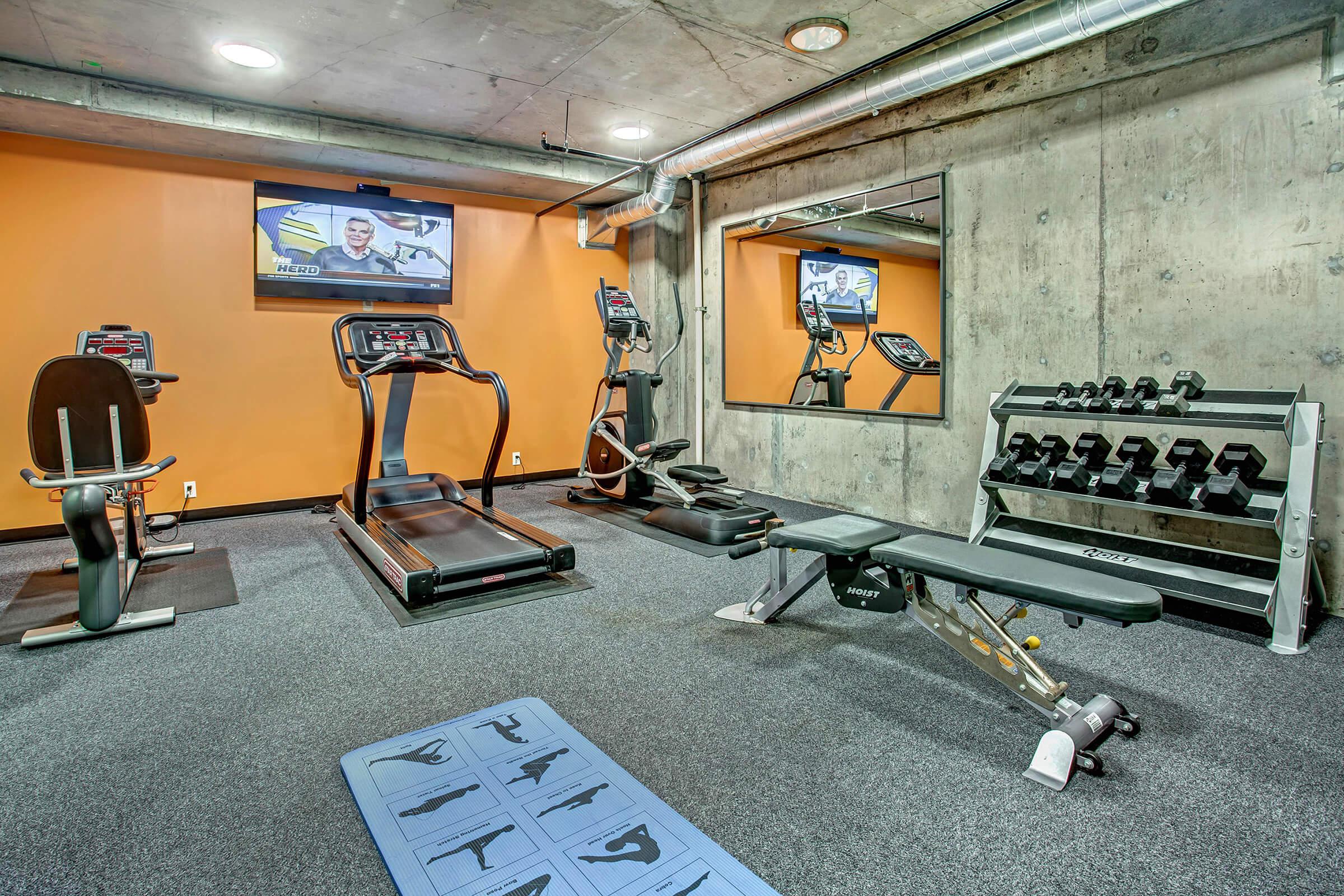 a bench sits in the middle of a room