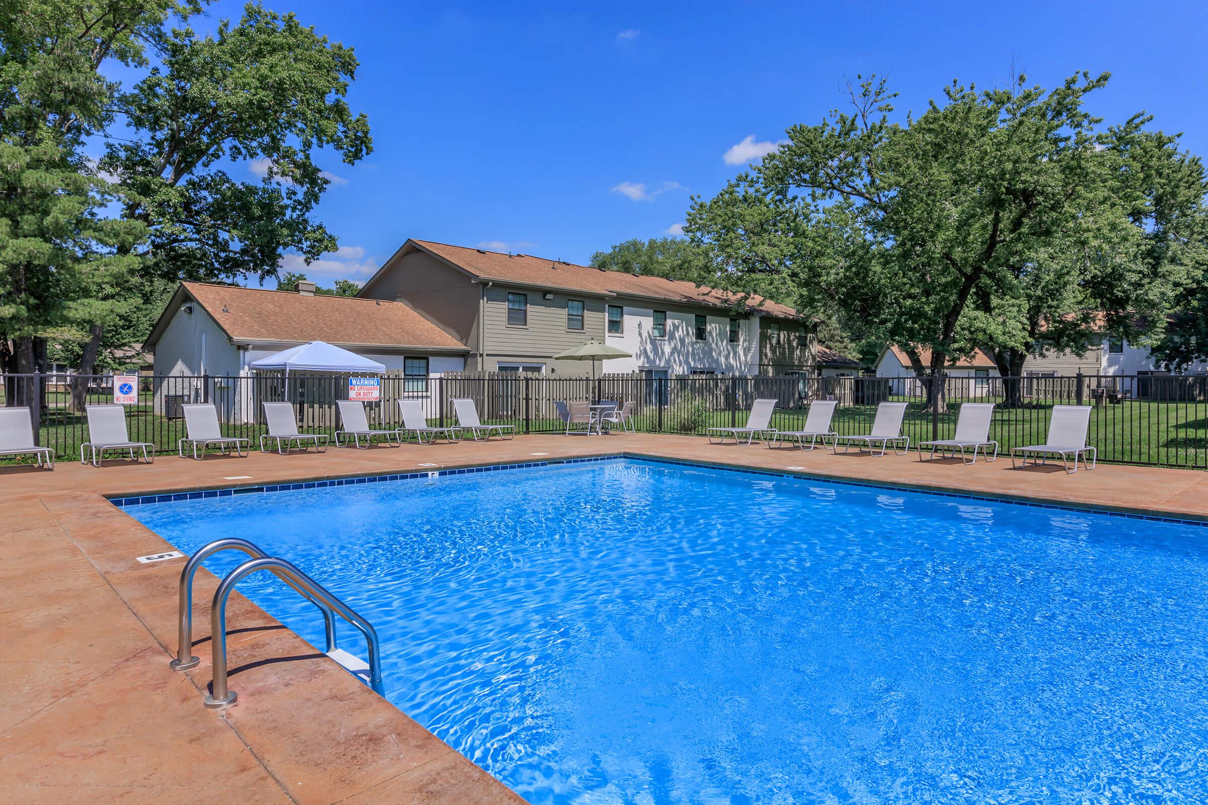 Large pool with Sundeck in Murfreesboro, Tennessee 