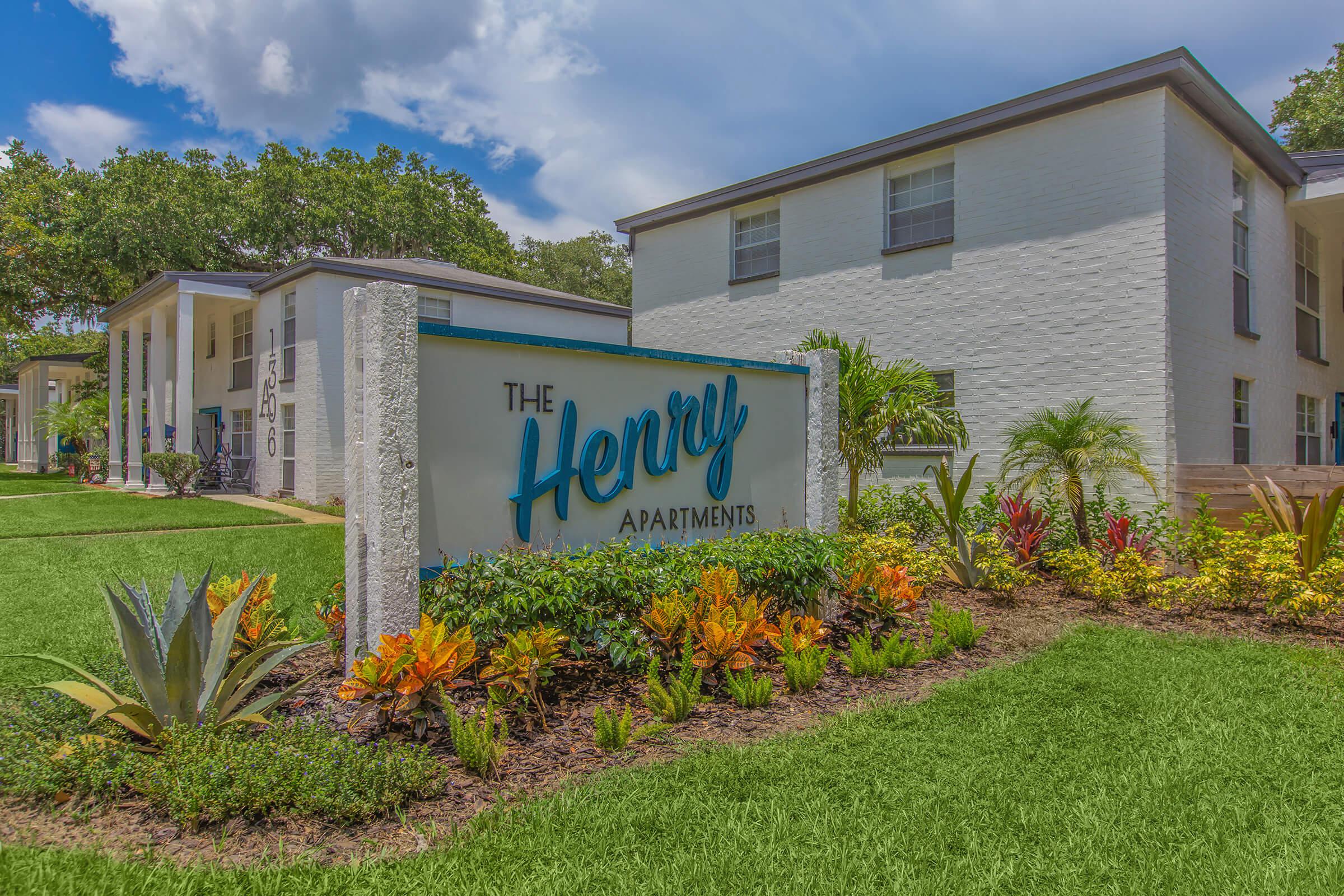 WELCOME HOME TO THE HENRY IN PLANT CITY, FL