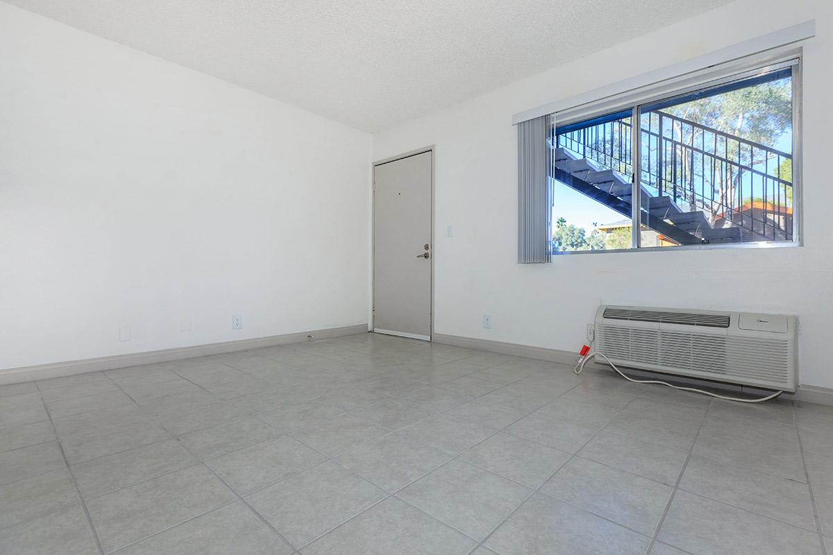 SPACIOUS HOME AT WOODHAVEN APARTMENTS IN LAS VEGAS