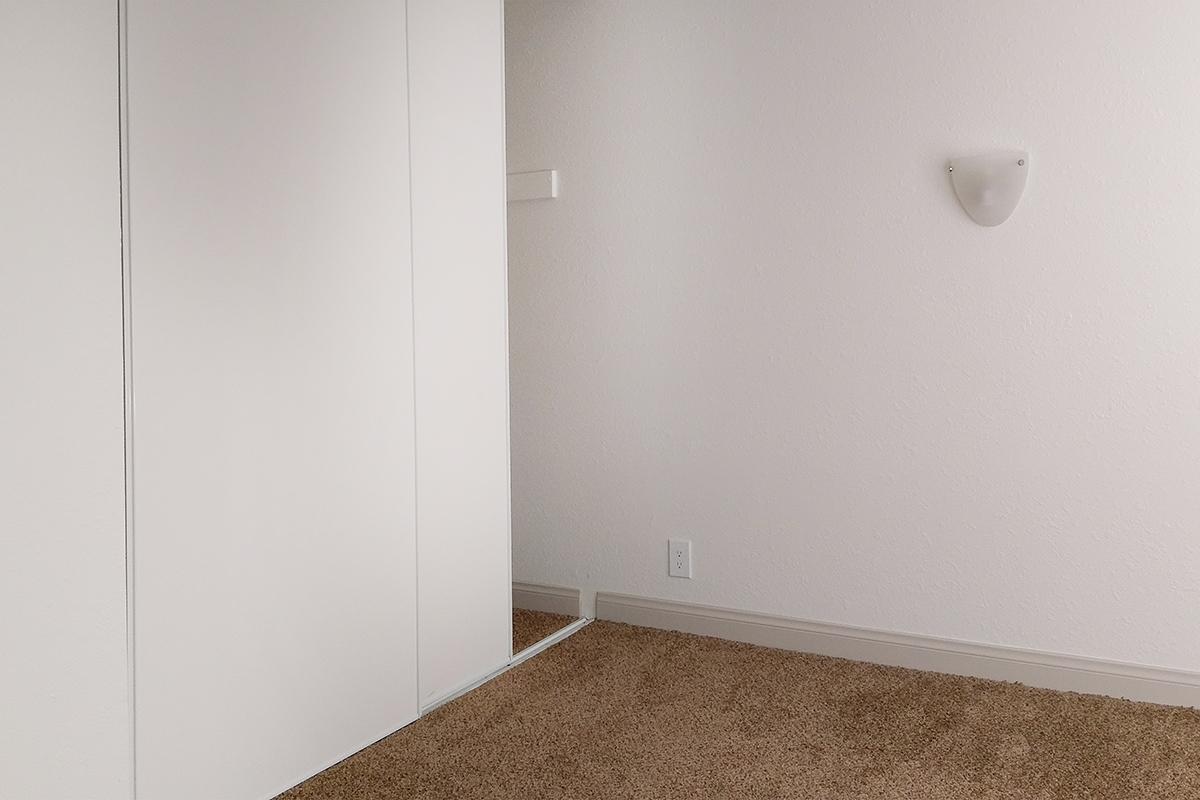 WELCOME HOME TO WOODHAVEN APARTMENTS IN LAS VEGAS
